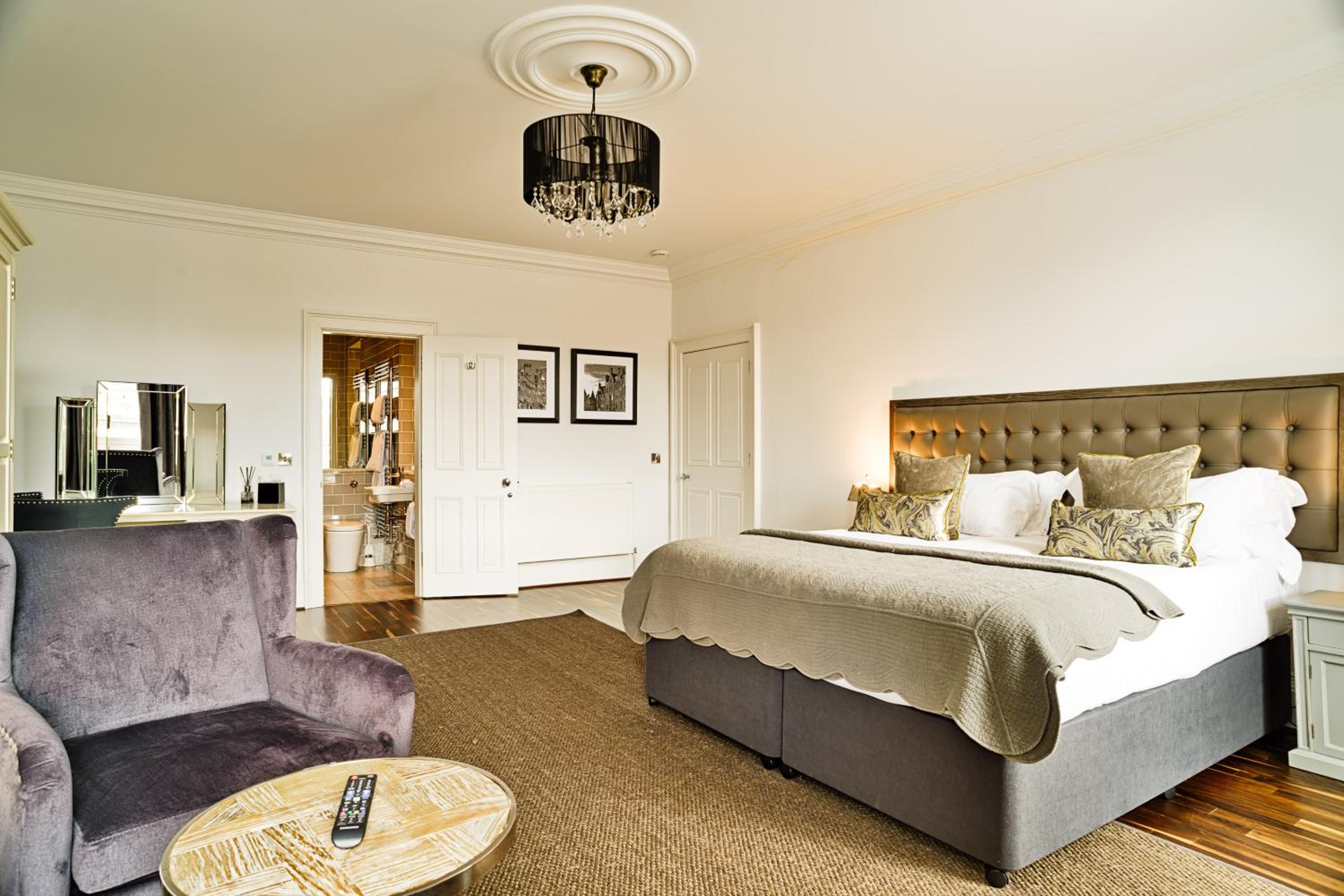 JOIVY Luxury Flats on George Street