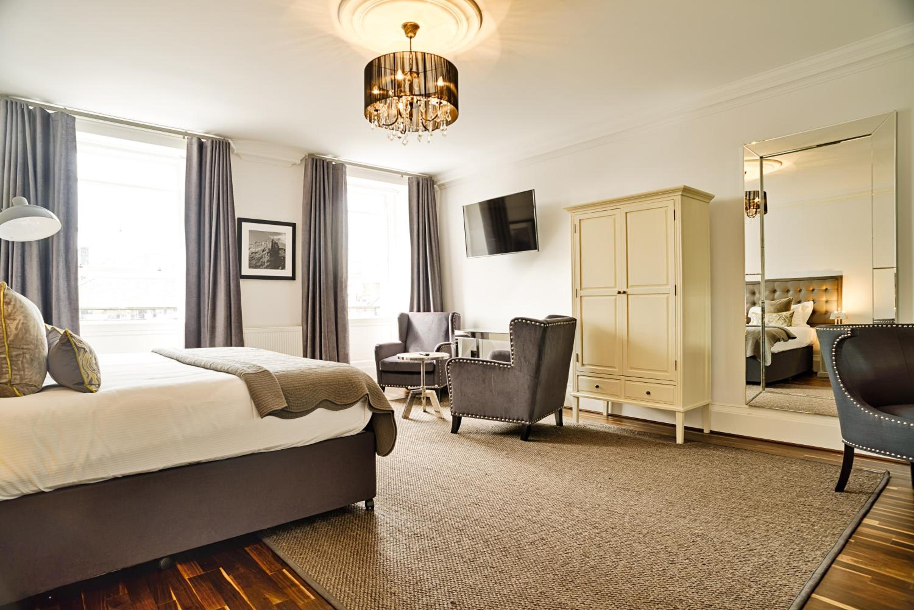 JOIVY Luxury Flats on George Street