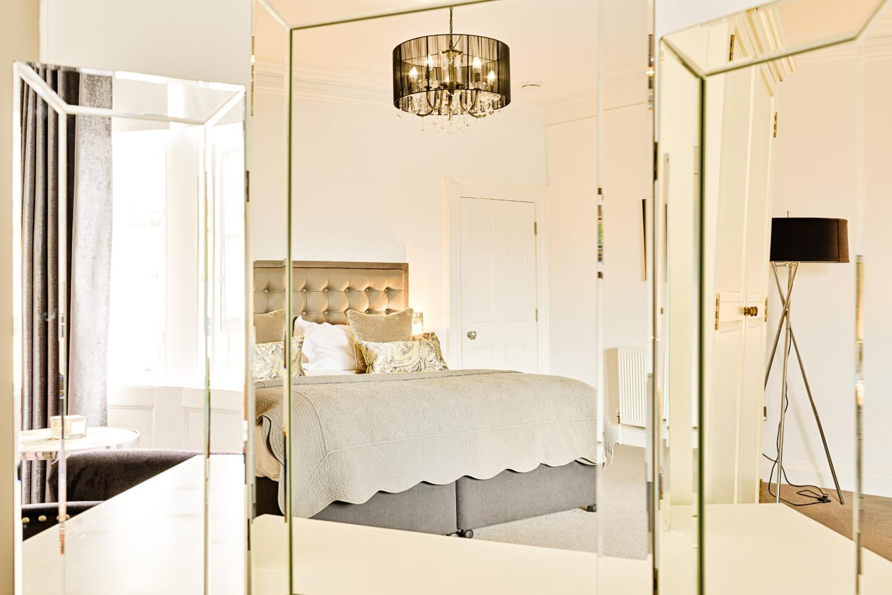 JOIVY Luxury Flats on George Street