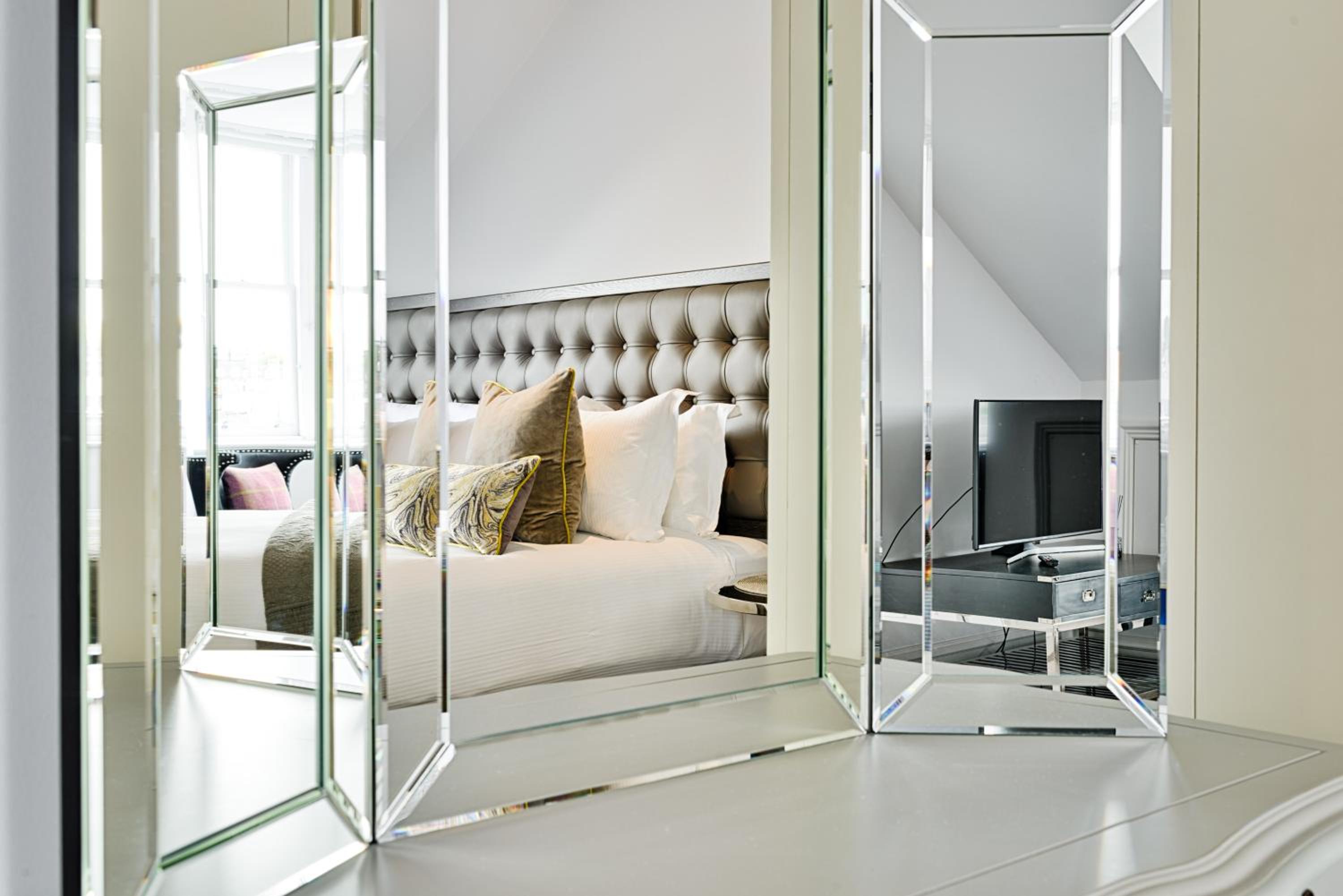 JOIVY Luxury Flats on George Street