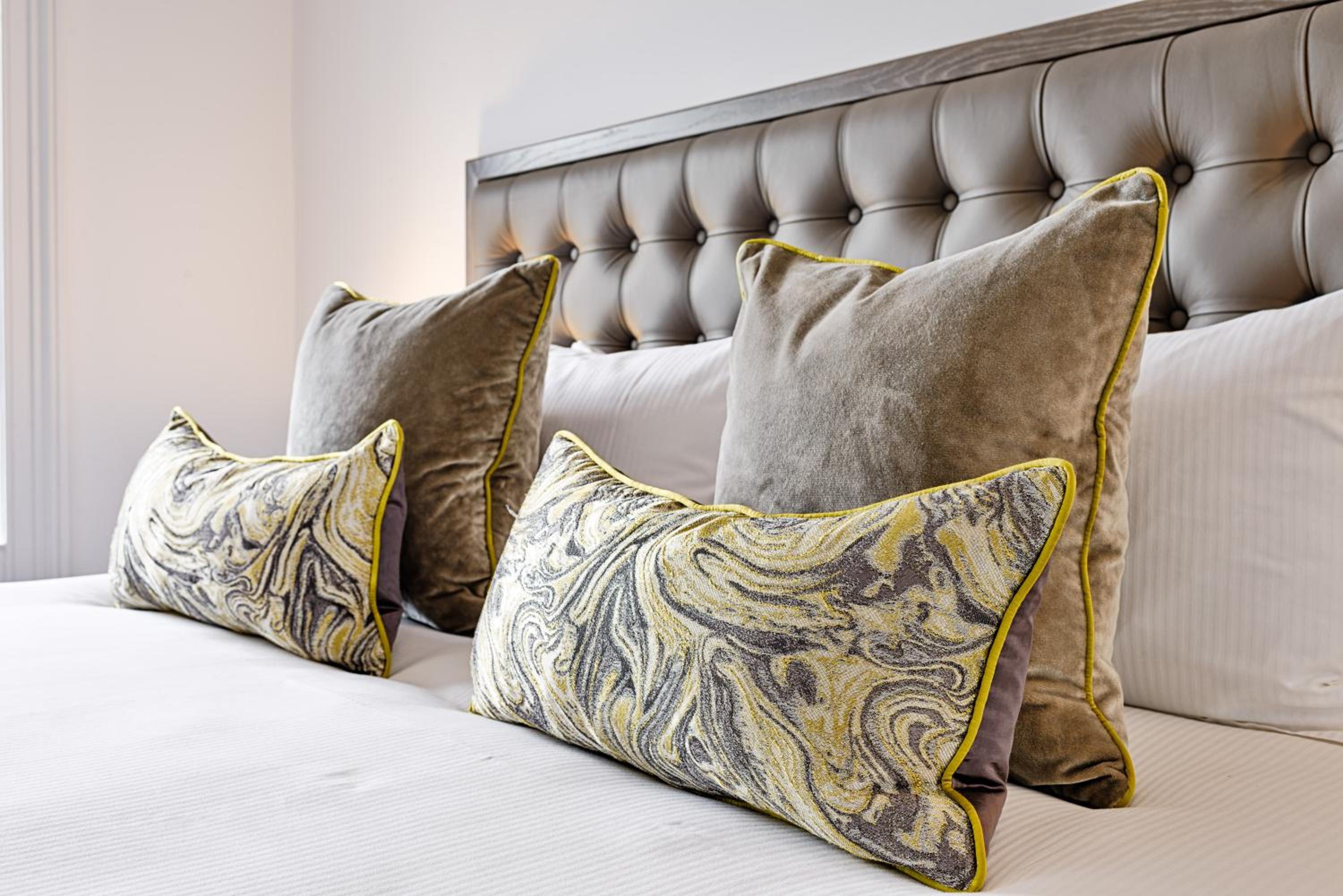 JOIVY Luxury Flats on George Street