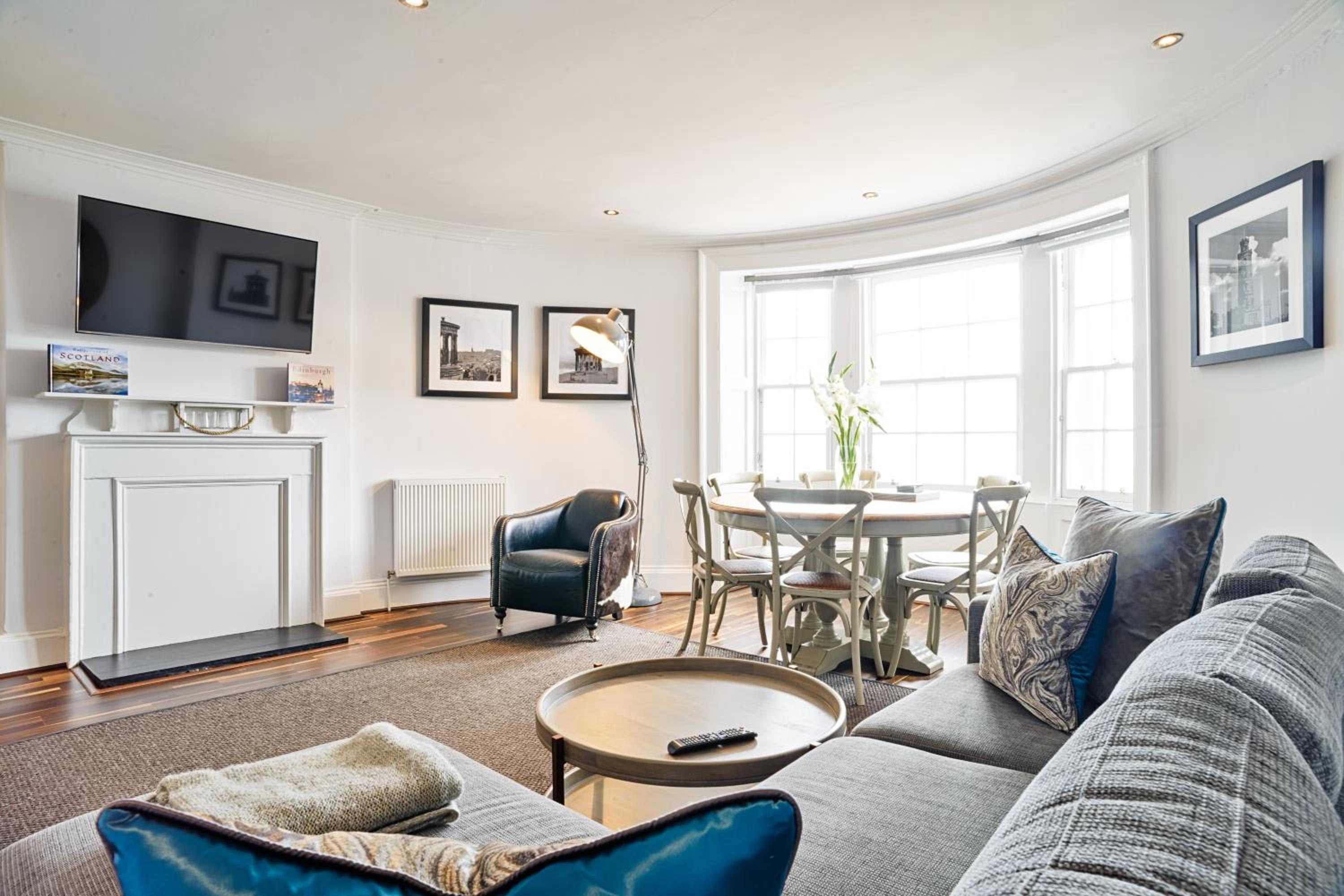 JOIVY Luxury Flats on George Street