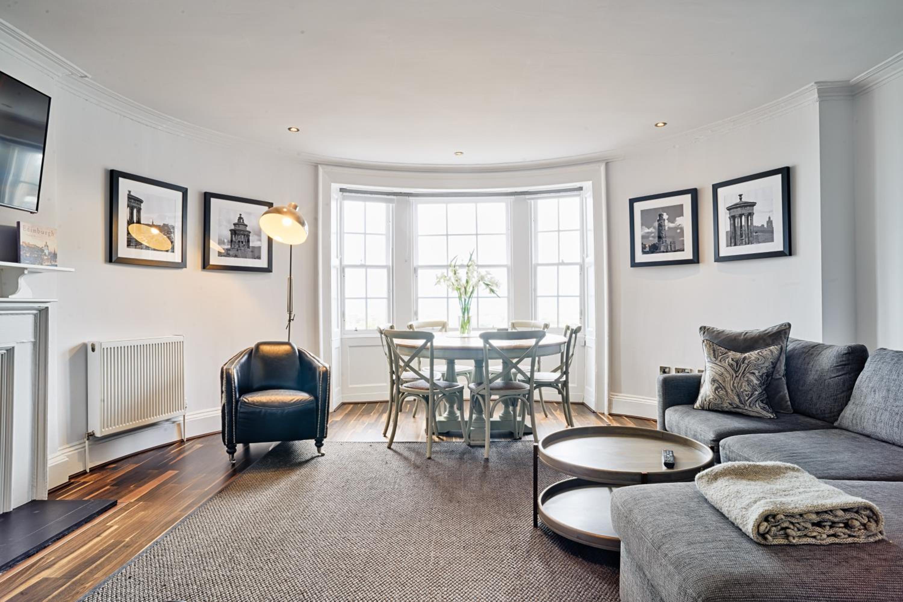 JOIVY Luxury Flats on George Street