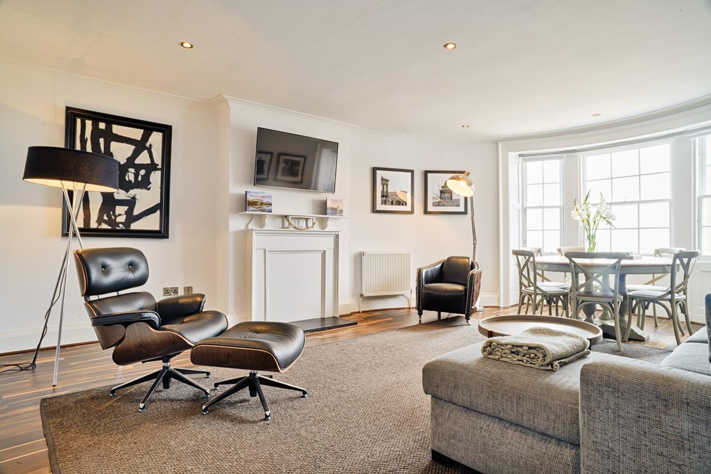 JOIVY Luxury Flats on George Street