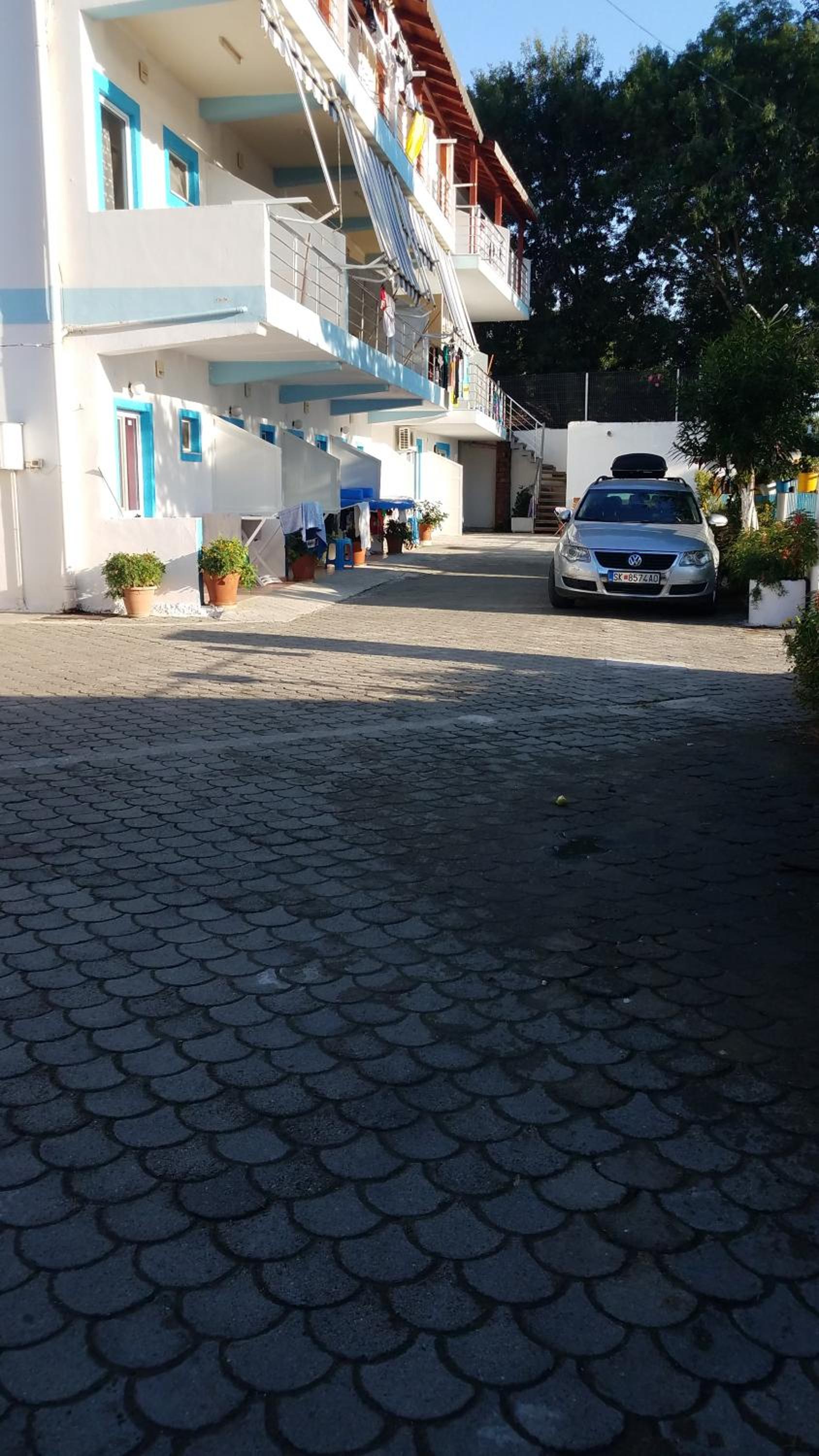 Rooms and Apartments Analipsi