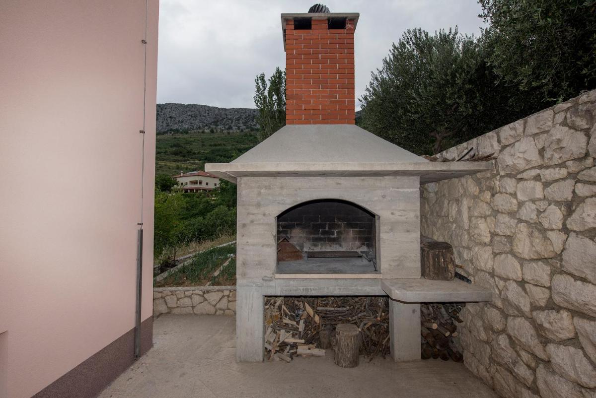 GREAT OFFER "VILLA BELLA VISTA-" heated pool, bbq, panoramic view near Split view 3