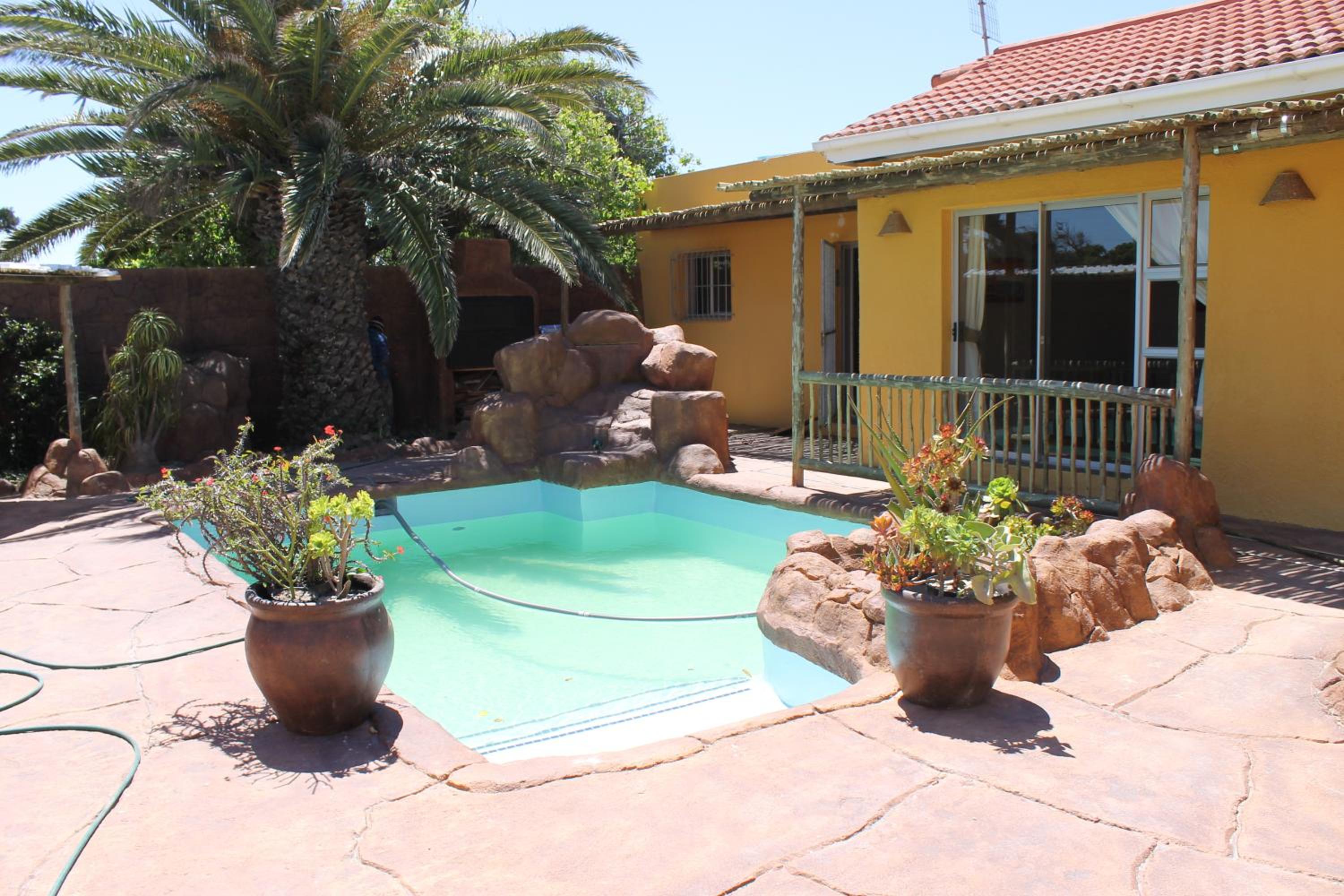 Flintstones Guest House Cape Town