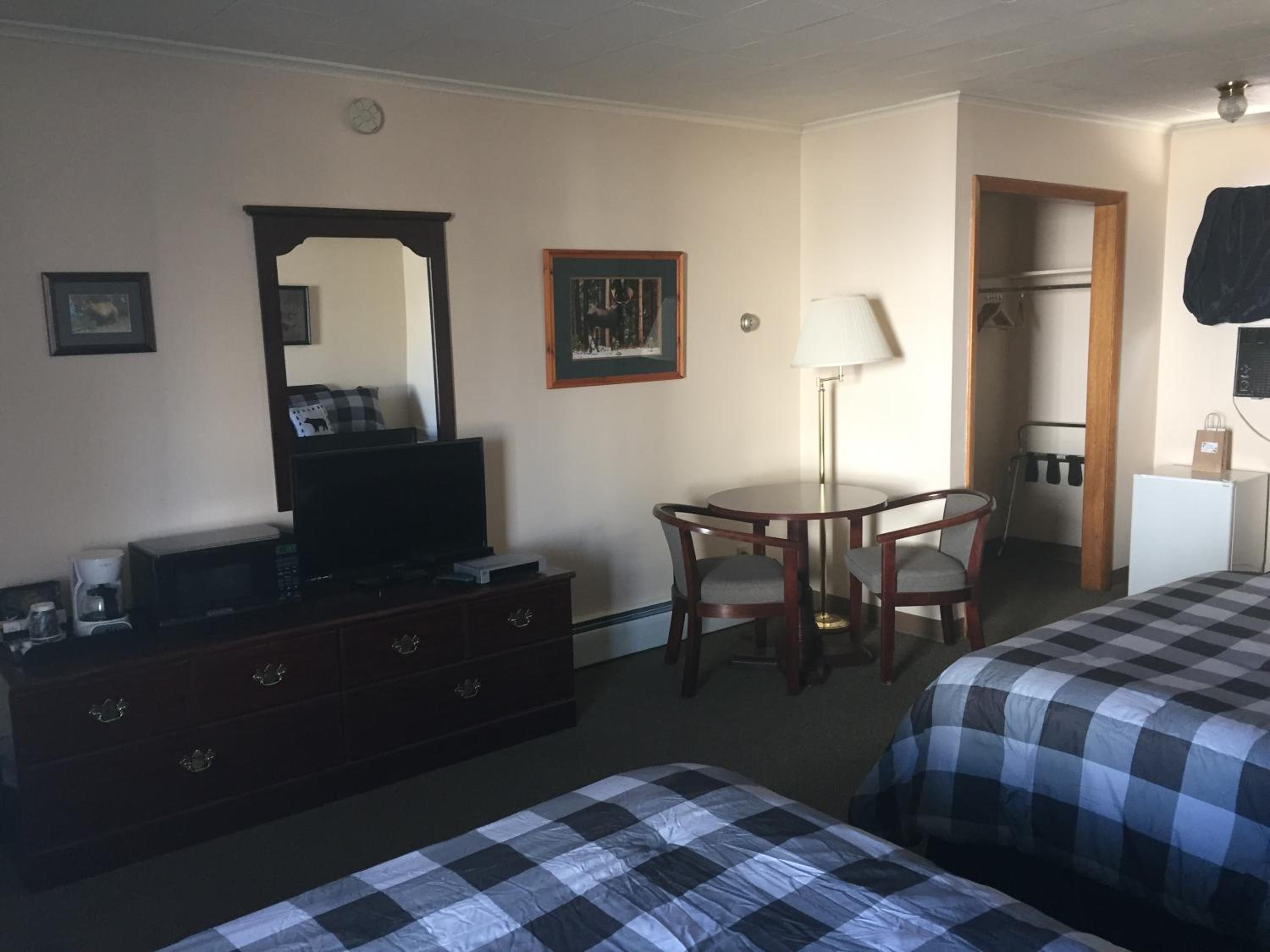Buffalo Vacations - Mansion House Motel - Property Image 2