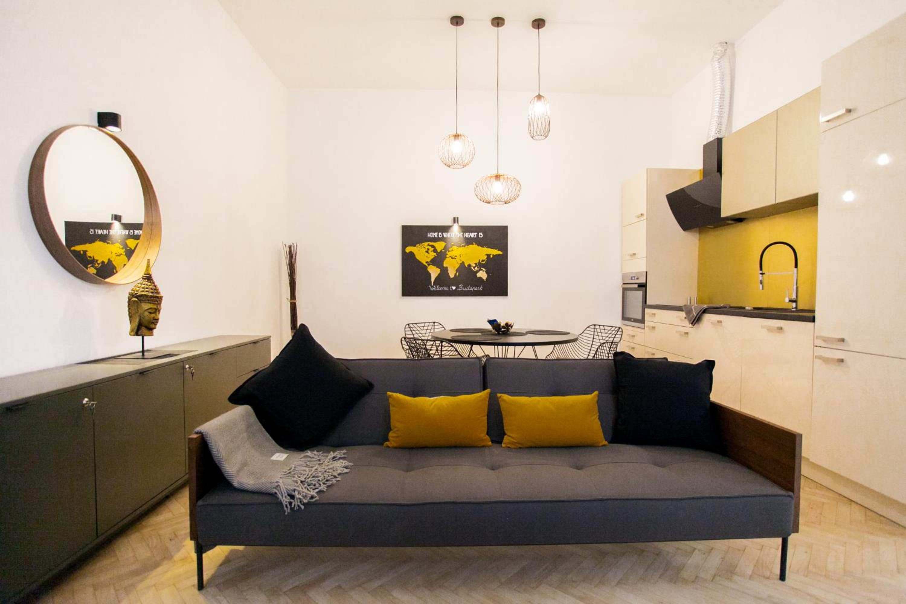 Hotel Real Delux Apartment next to Gozsdu & Synagogue - Image 1