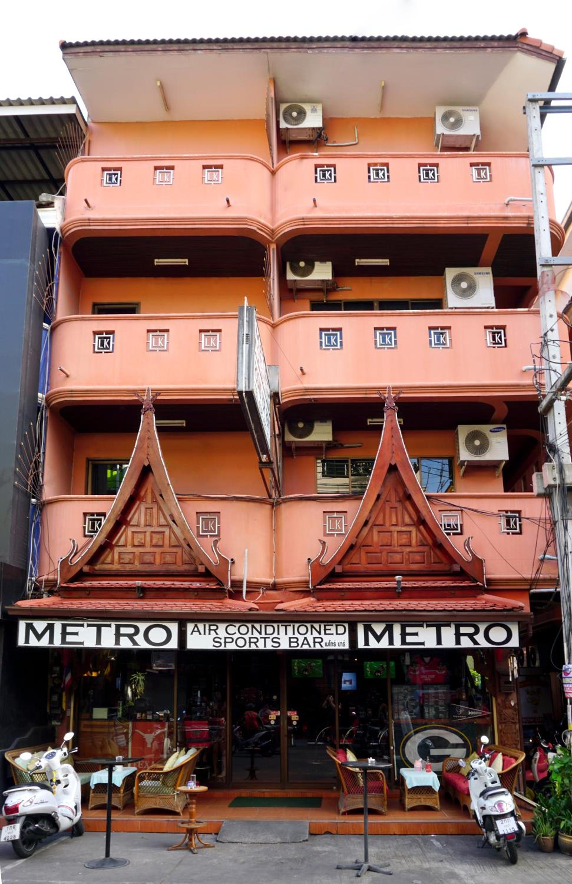 Metro Apartments