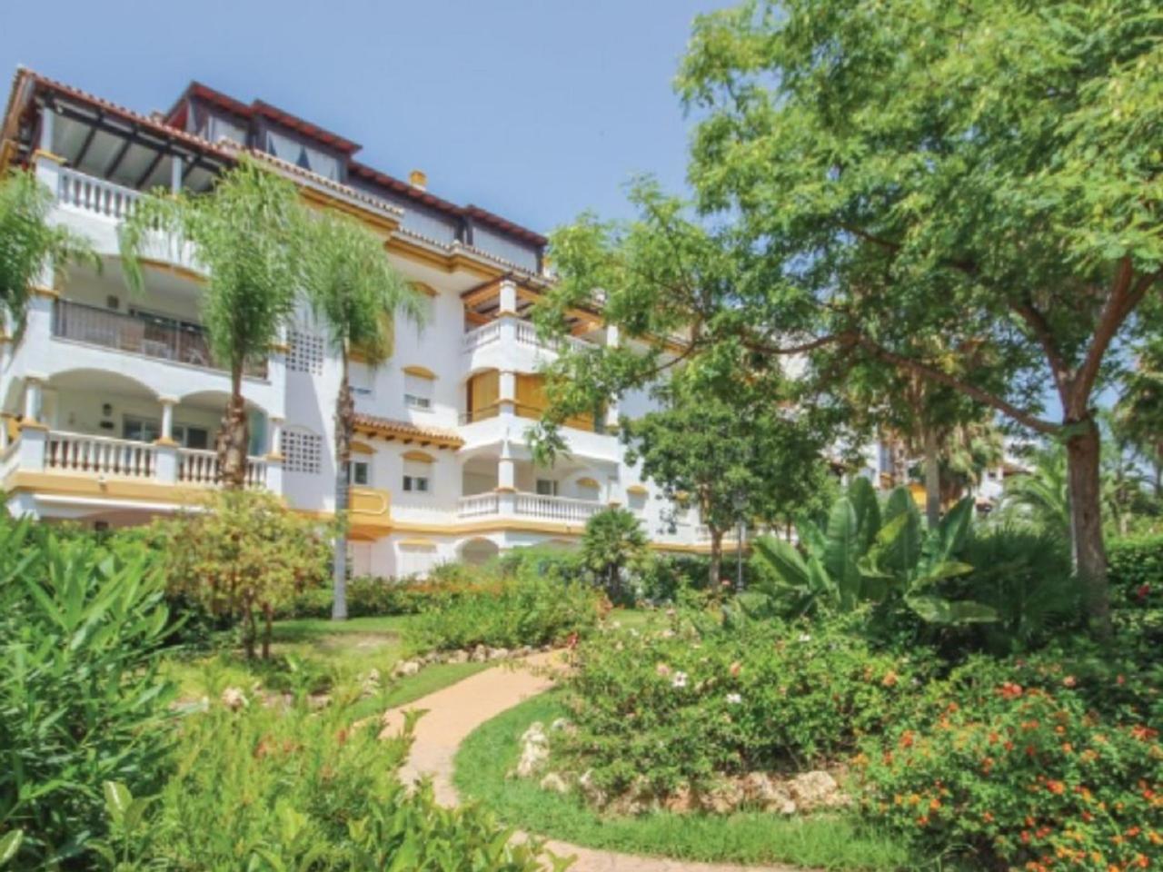 Dama de Noche en Marbella — building