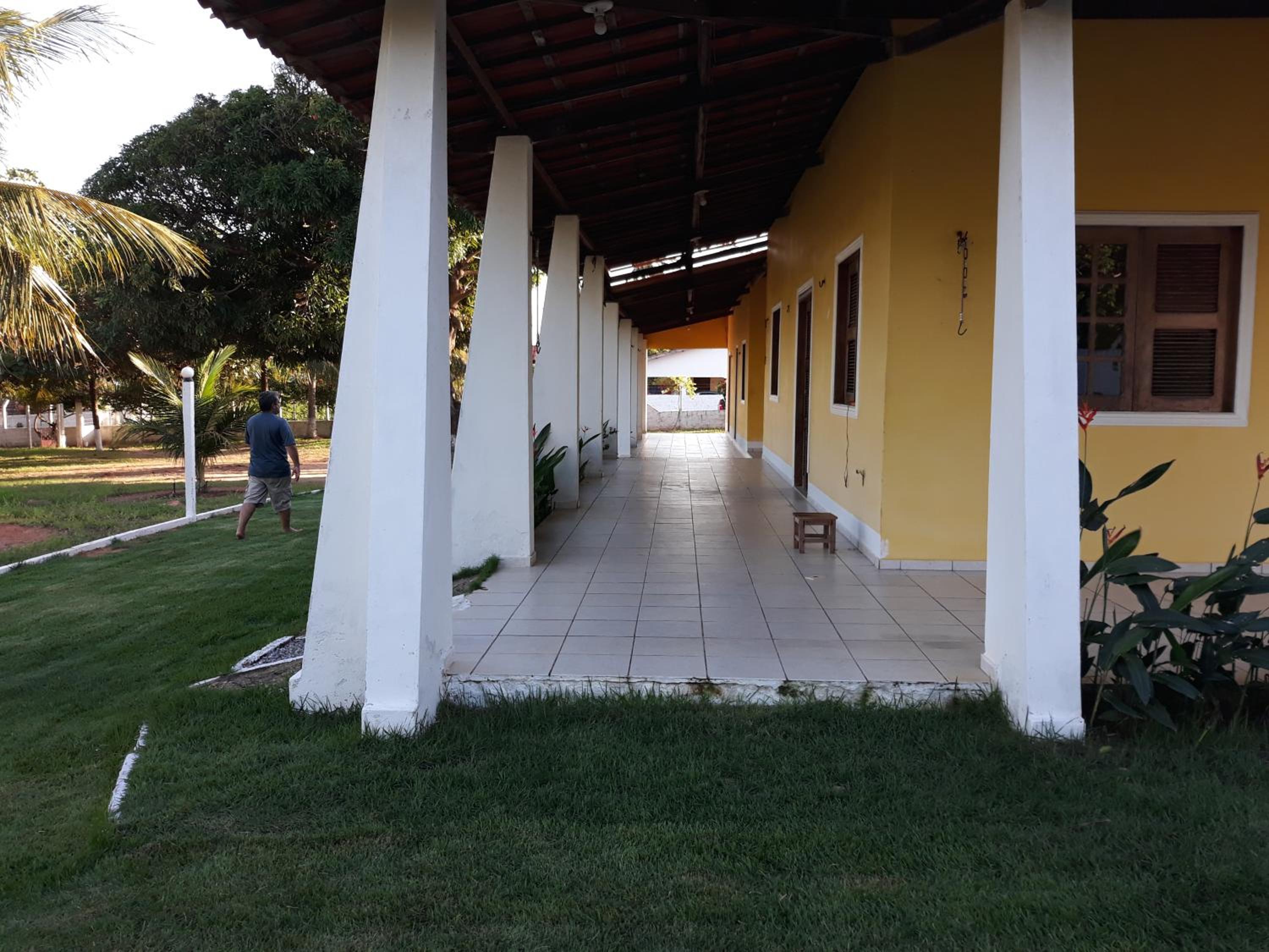 Casa de 4 quartos á 6Km da praia de Lagoinha-ce