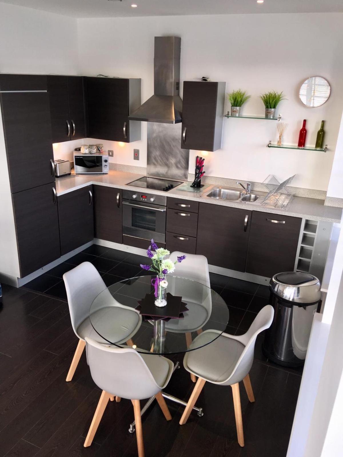 Blue Sky Apartments @Wallis Square, Farnborough