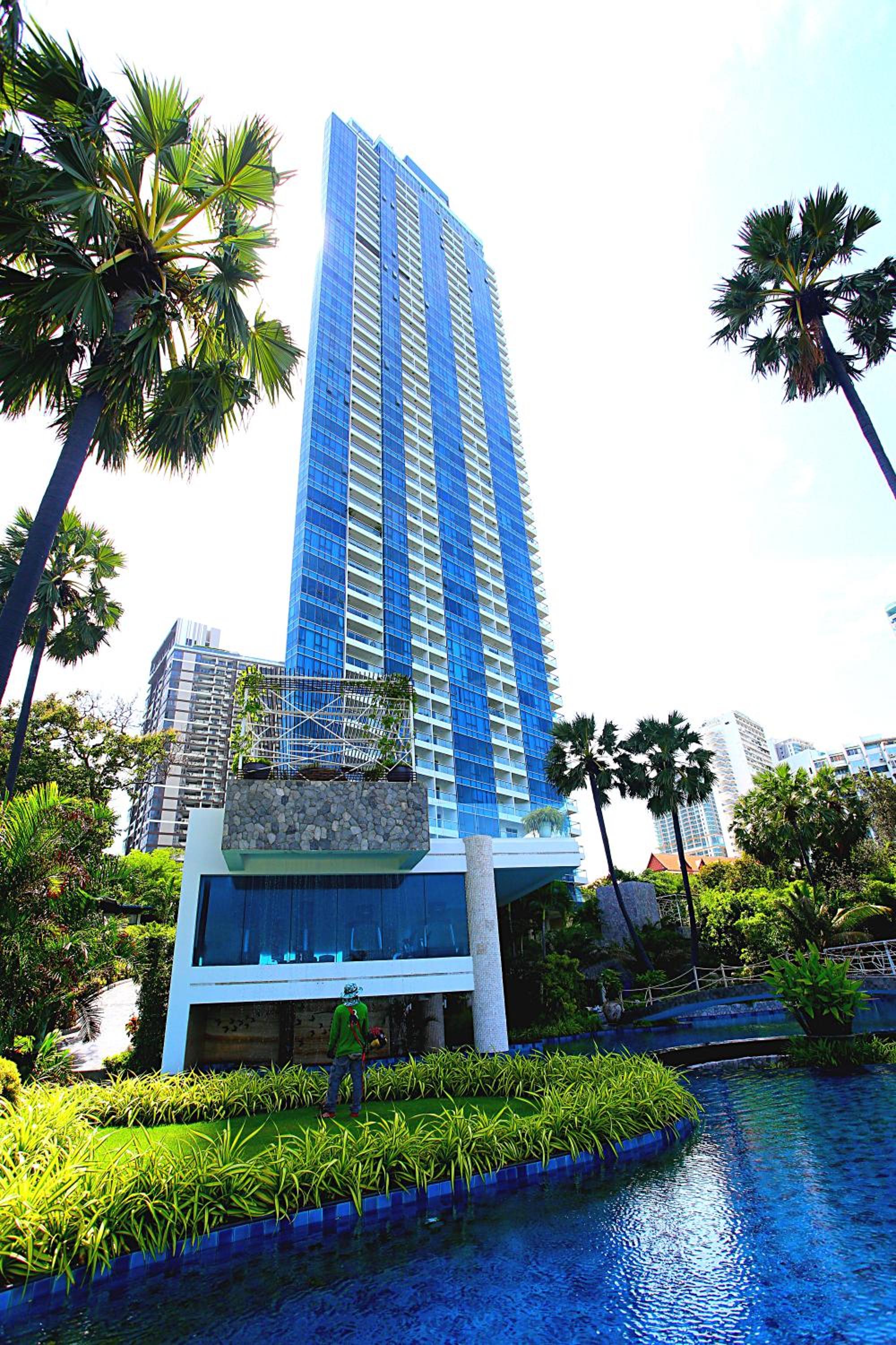 Hotel Lux SL Luxury Style of Life 5 - Image 1