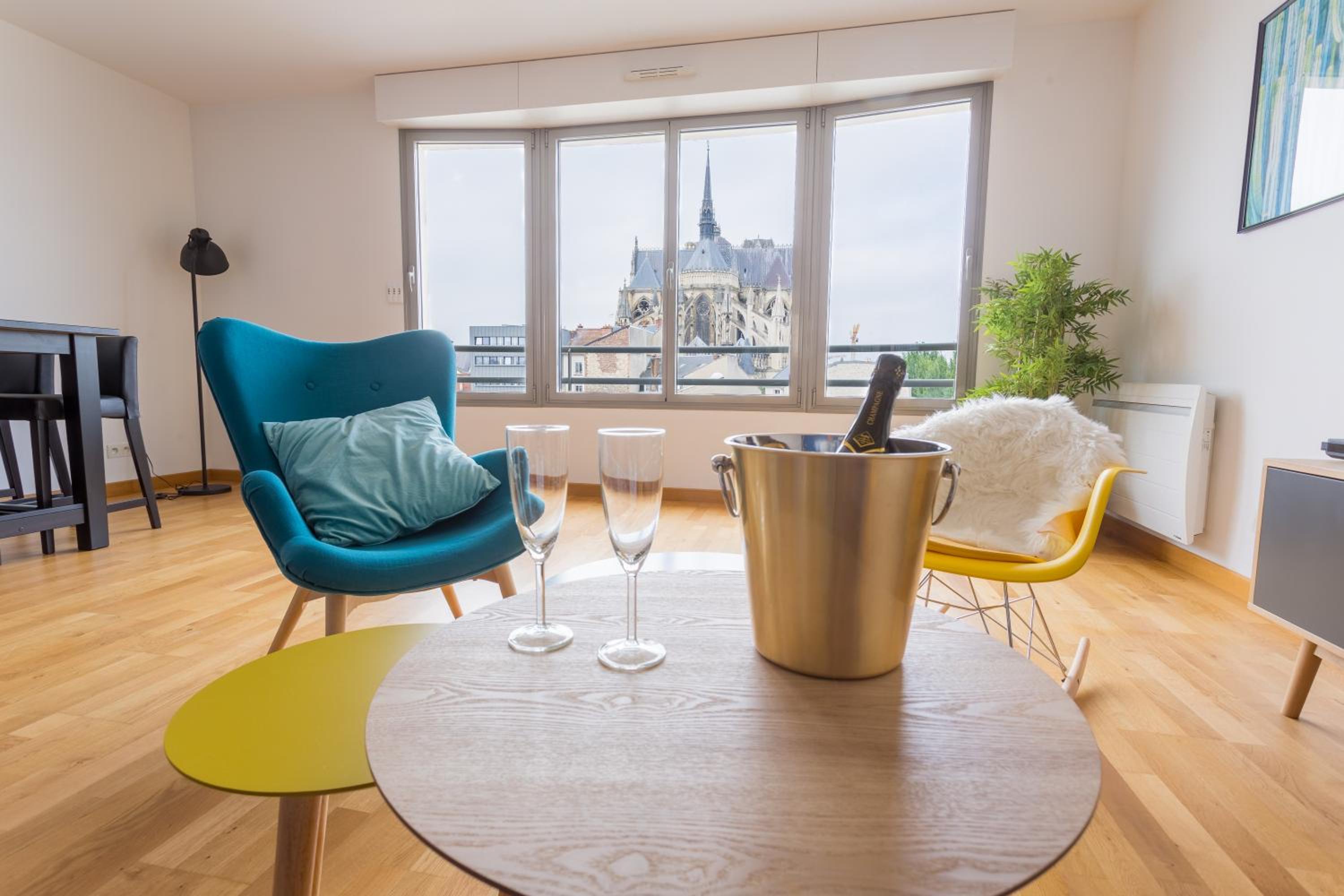 Hotel IN FRONT OF CATHEDERAL ! - Image 1