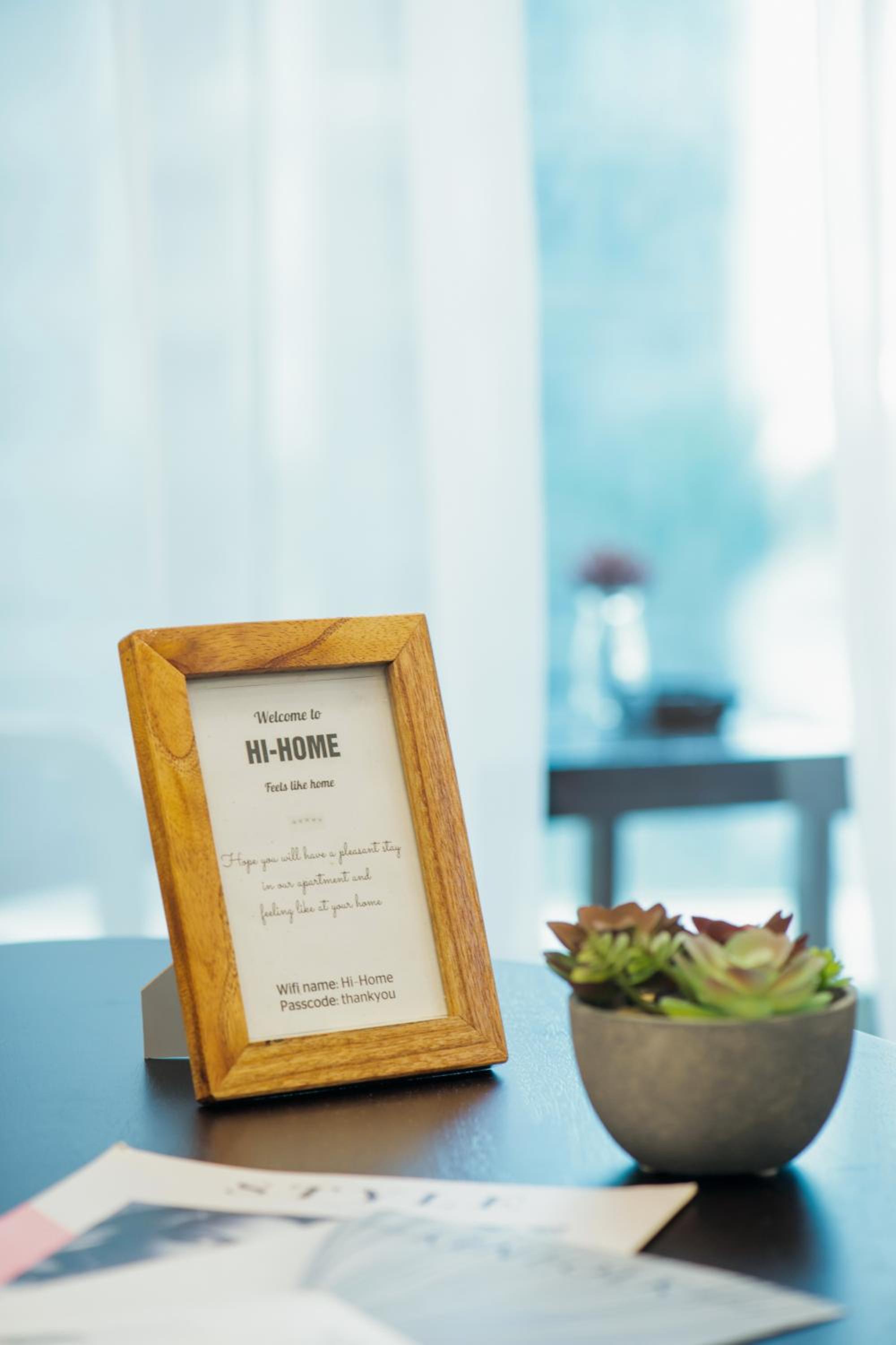 Hi-Home Suites - Vinhomes Metropolis