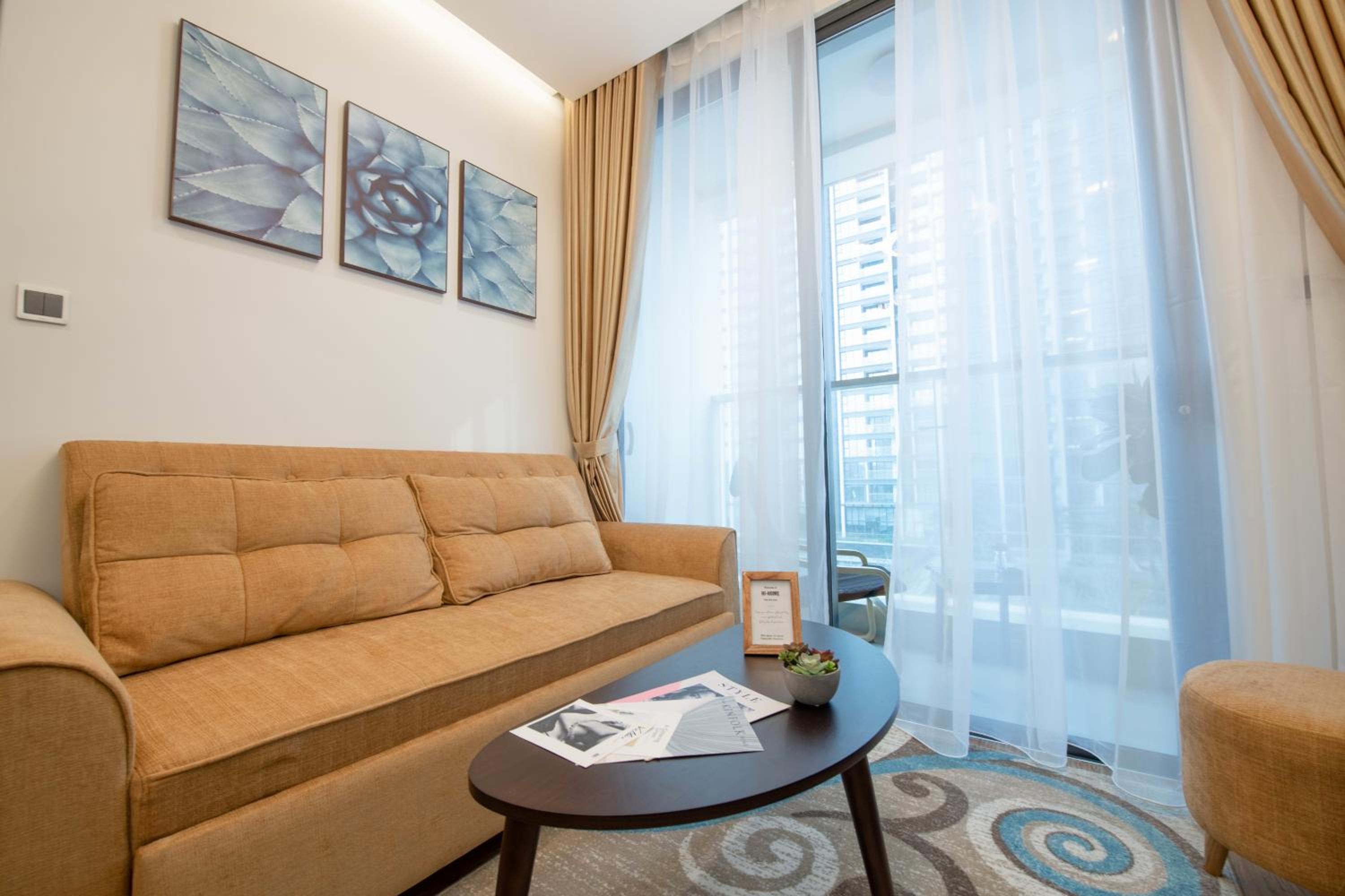 Hi-Home Suites - Vinhomes Metropolis