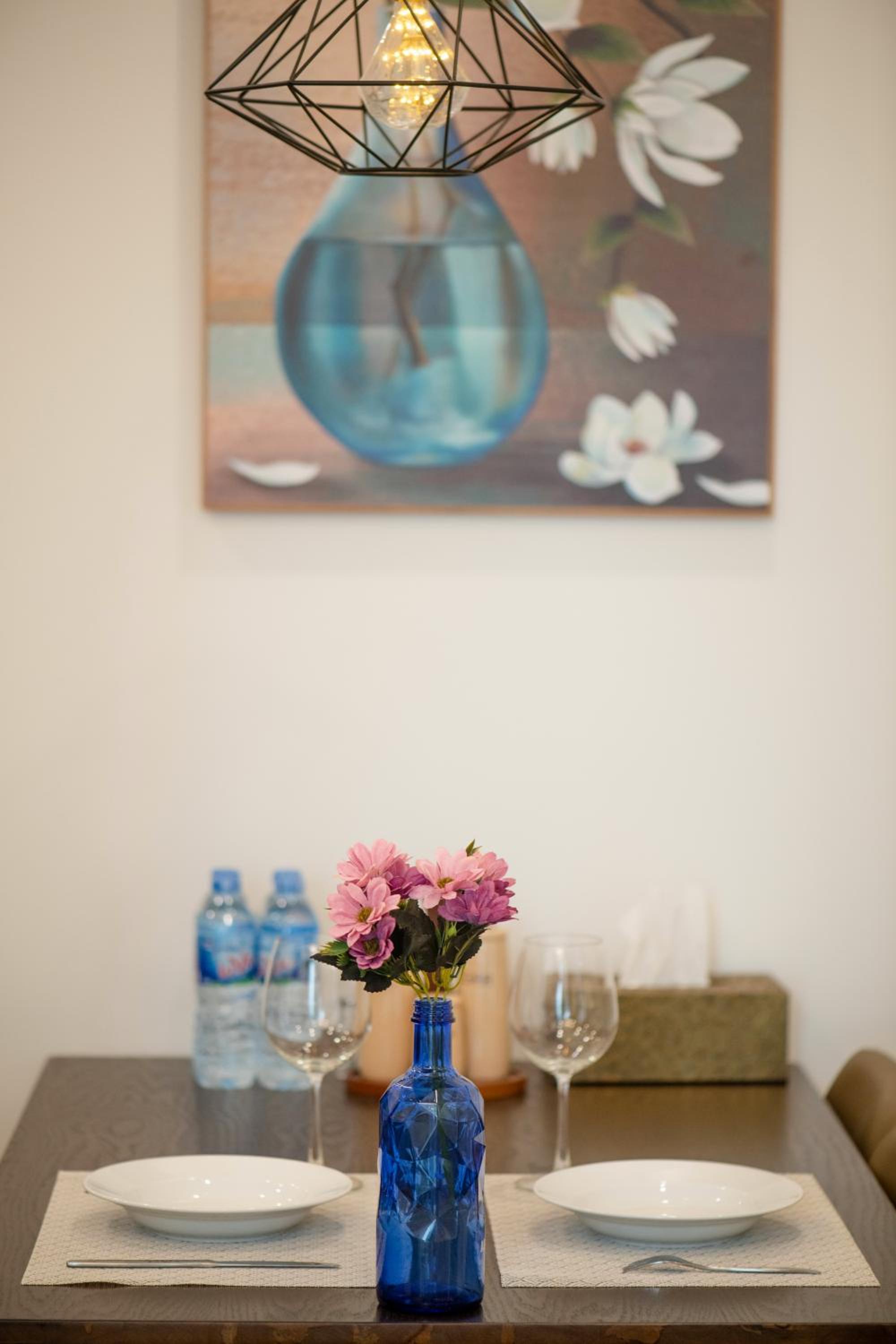 Hi-Home Suites - Vinhomes Metropolis