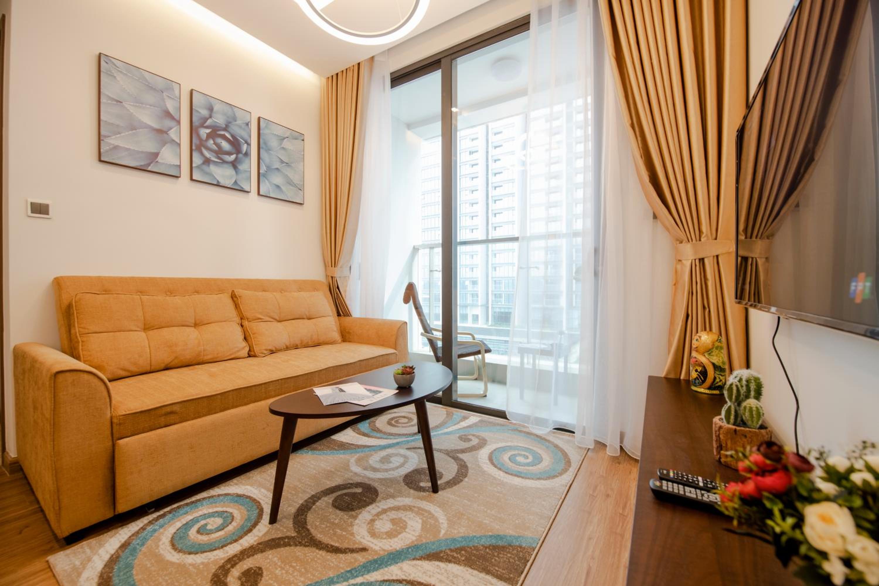 Hi-Home Suites - Vinhomes Metropolis