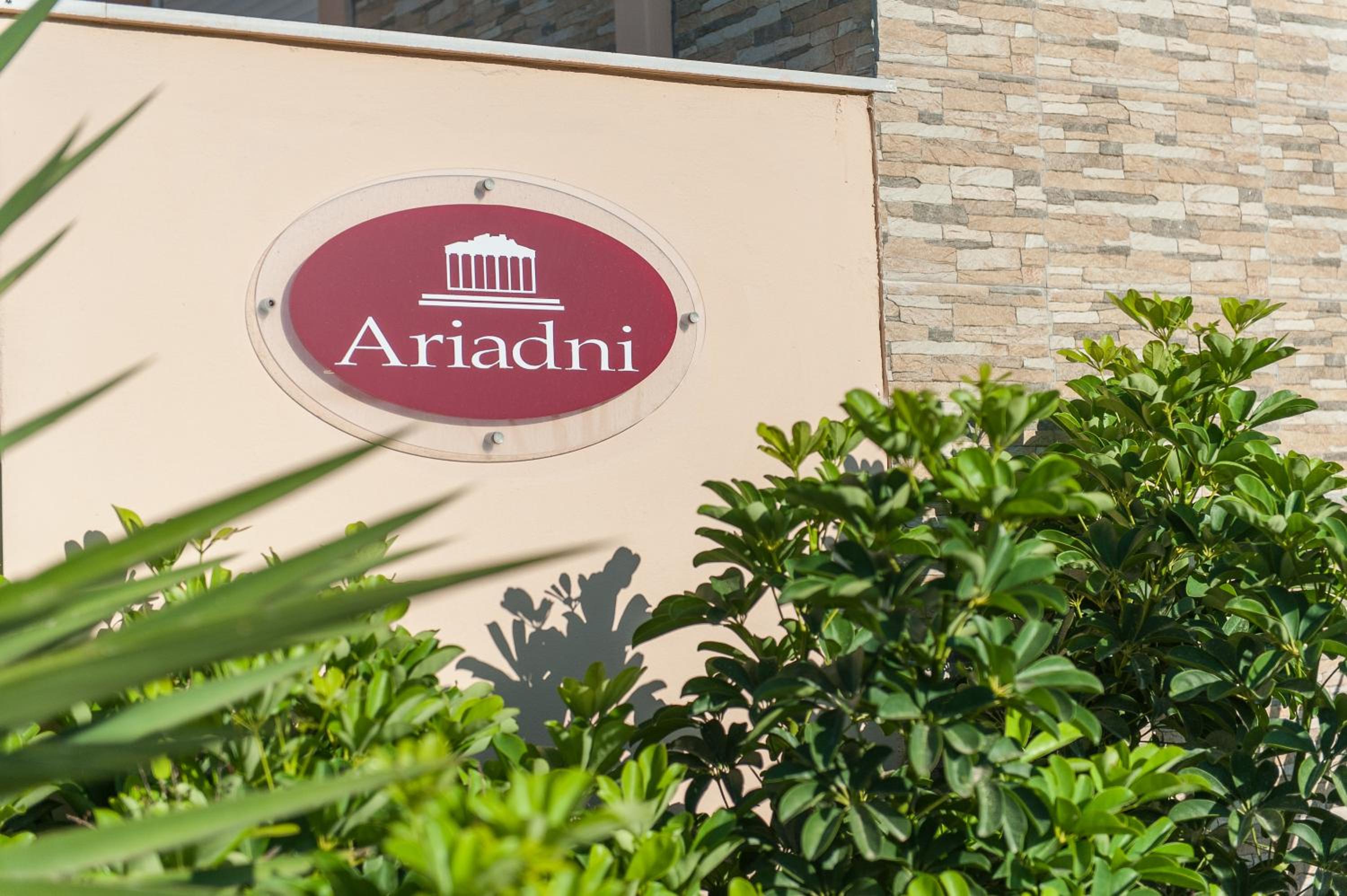 VILLA ARIADNI