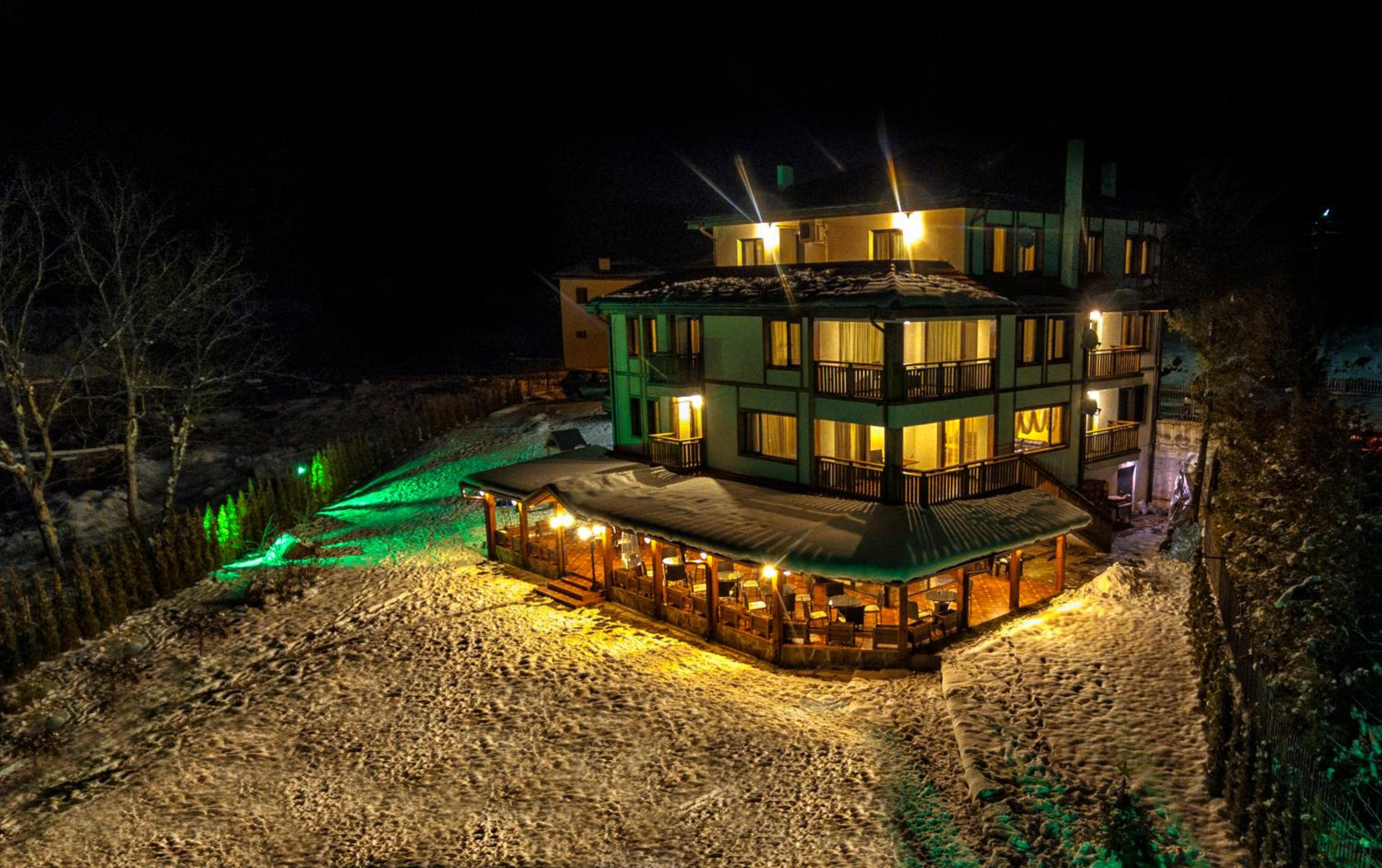 Valevtsi Mount Lodge - 365 days hot outdoor pool -
