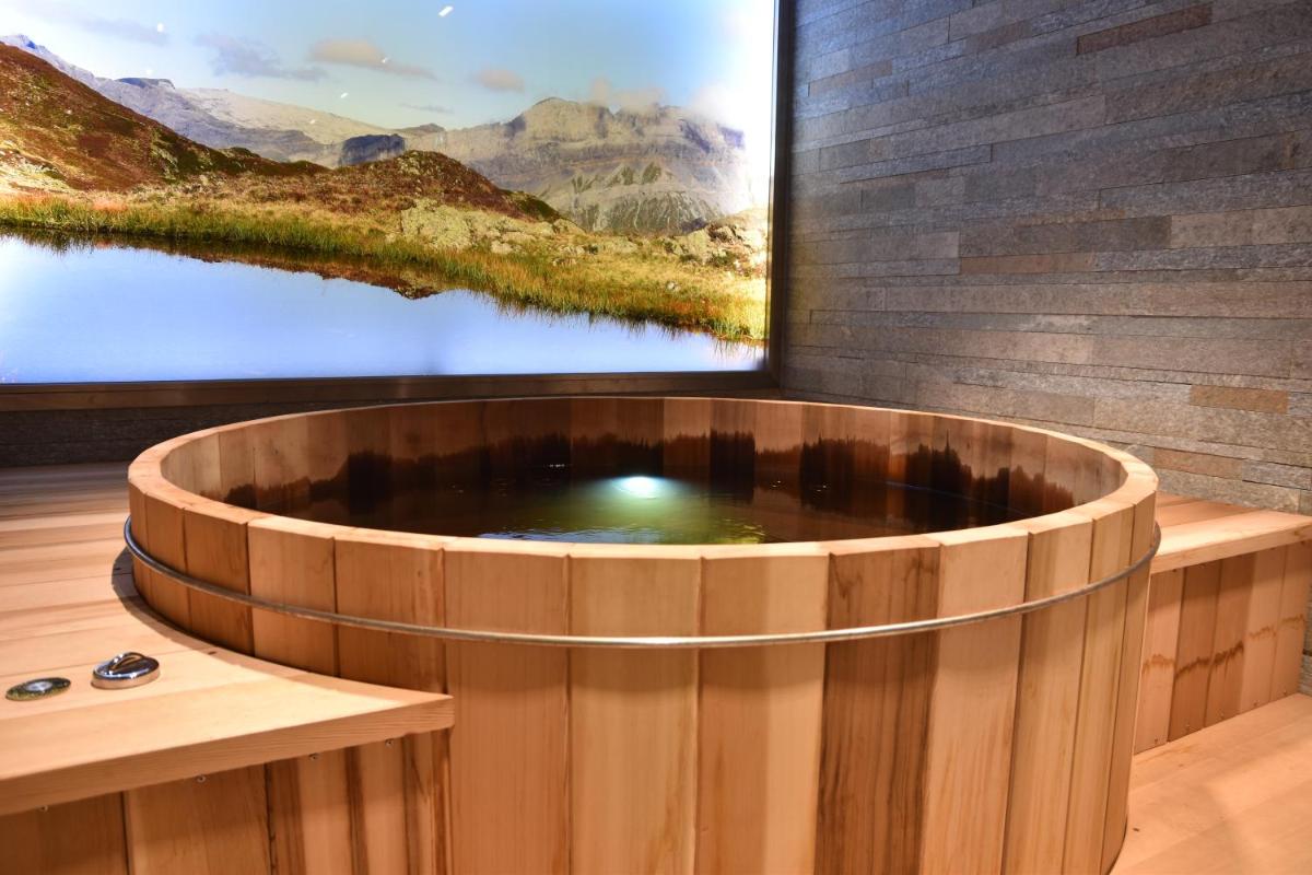 Jacuzzi