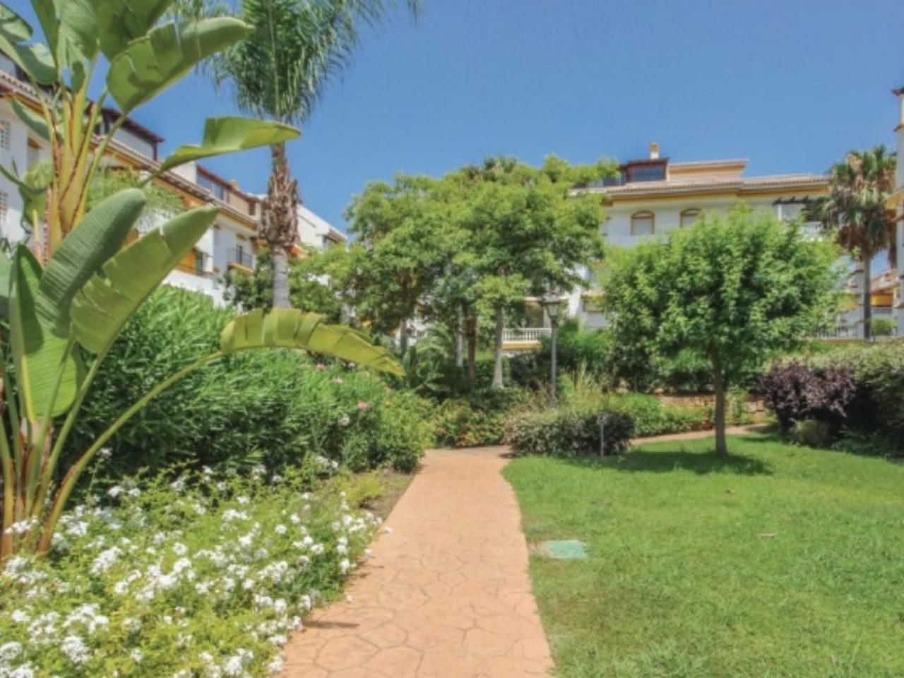 Dama de Noche en Marbella