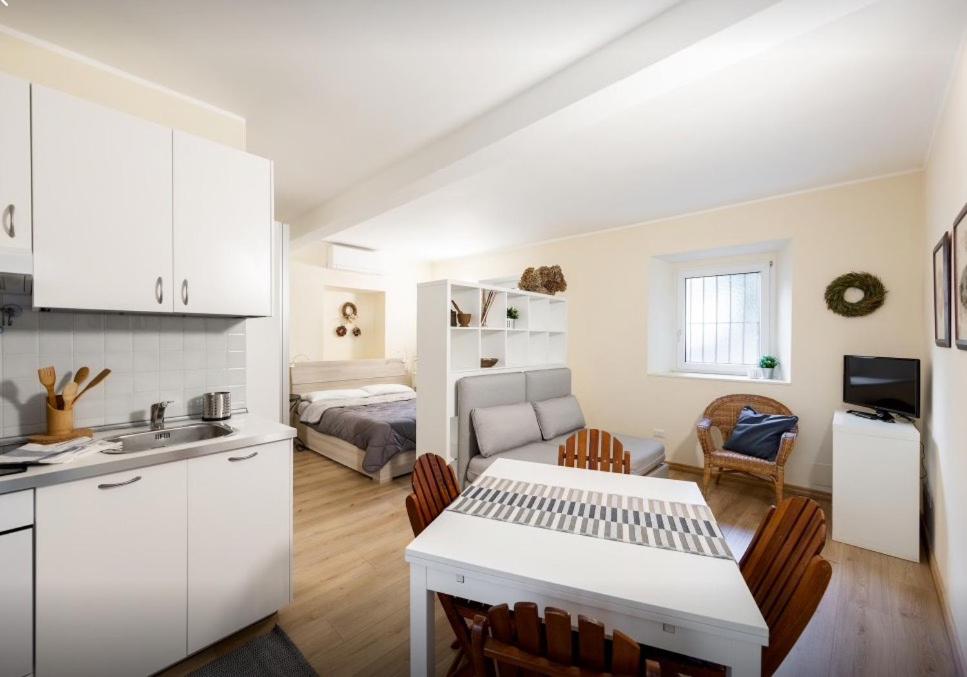 Quiet and charming apartment in the centre with air conditioned photo 1