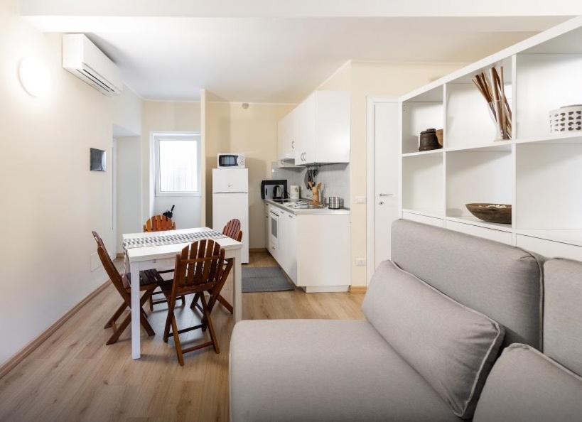 Quiet and charming apartment in the centre with air conditioned photo 3