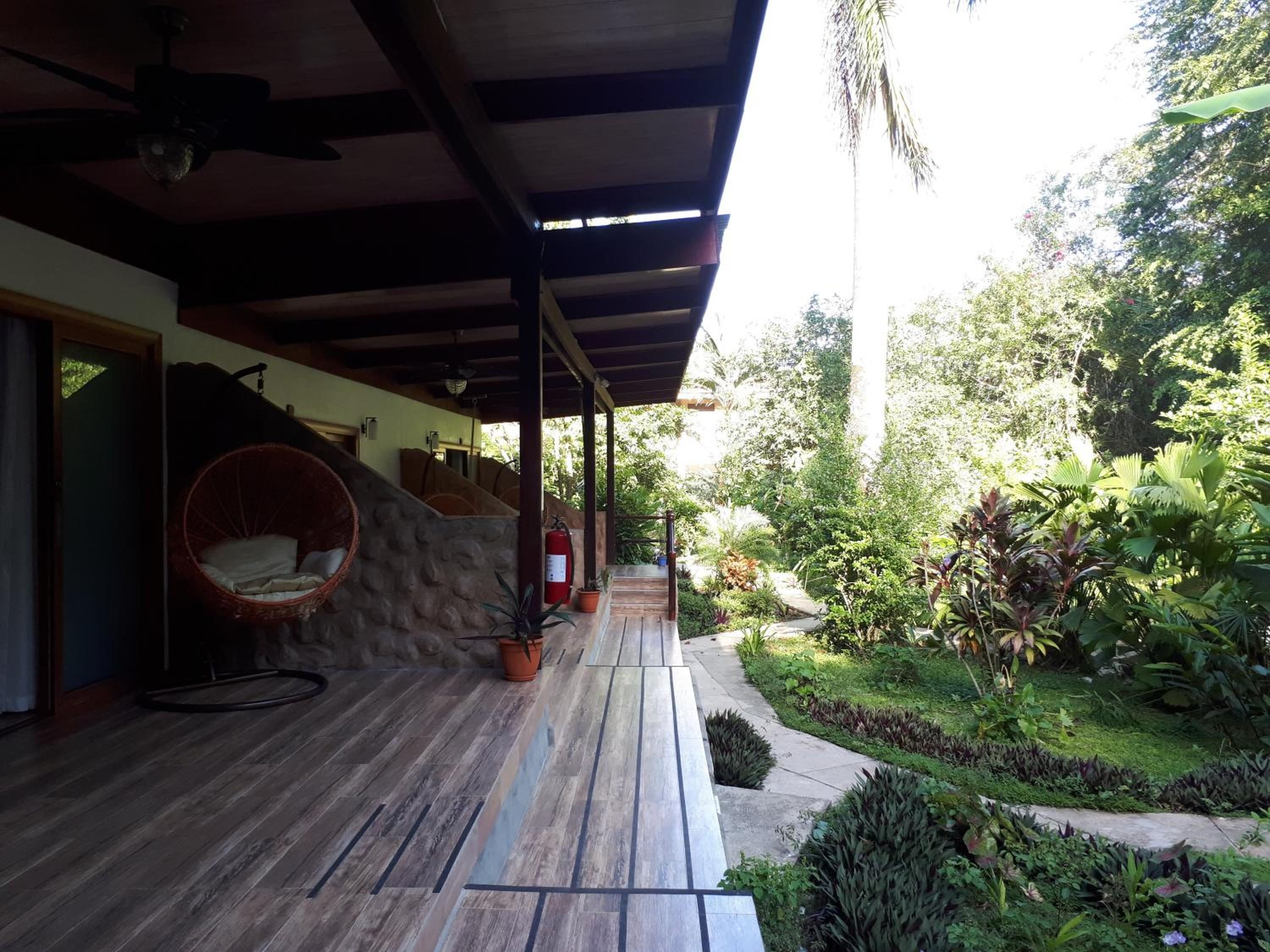 Playa Bluff Lodge
