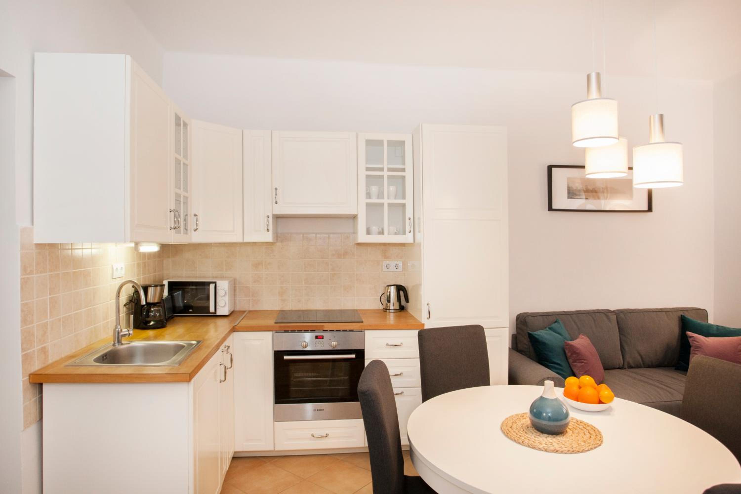 CHRISTINE-2 BEDROOMS APARTMENT IN THE DOWNTOWN view 2