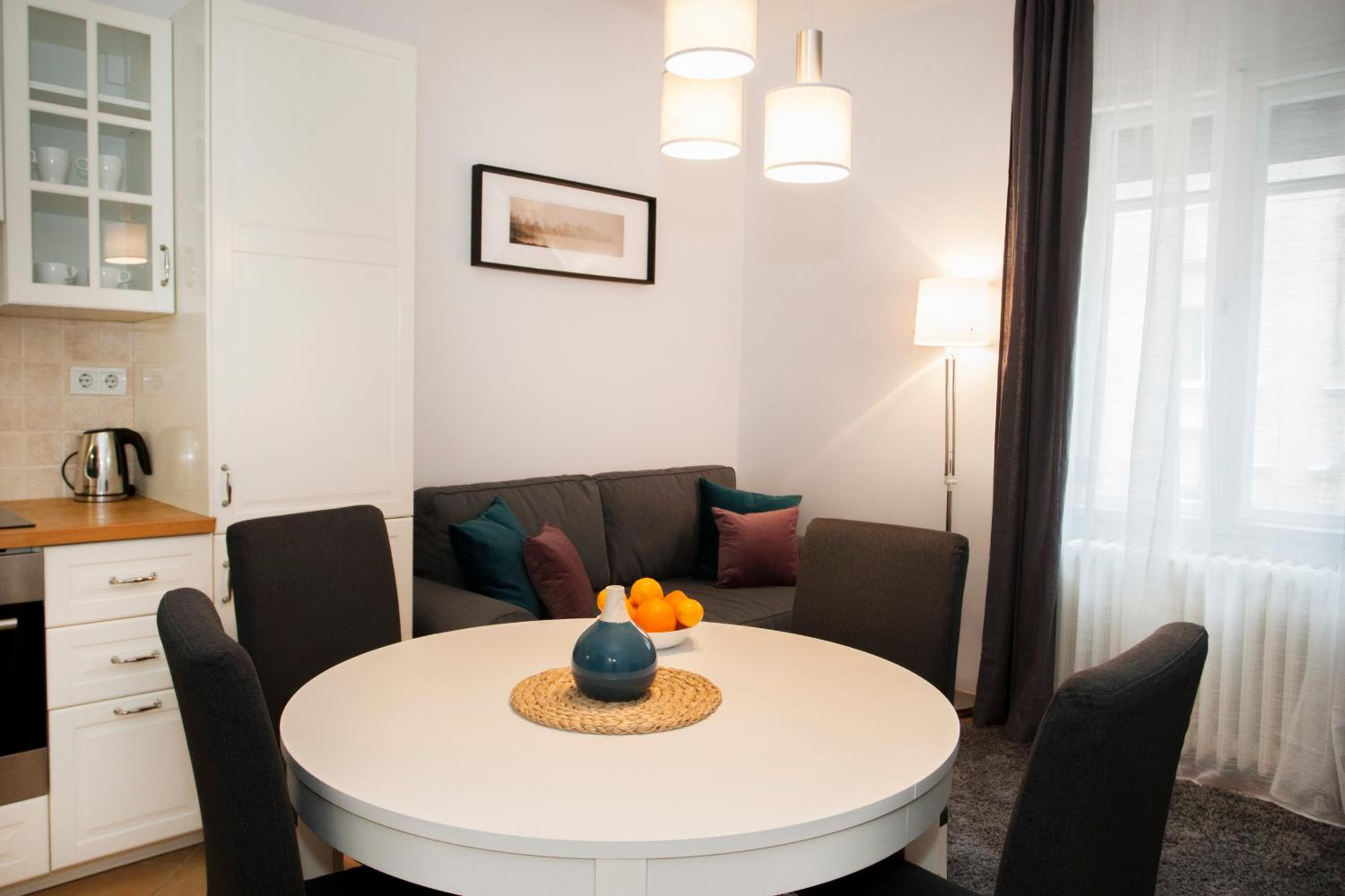 CHRISTINE-2 BEDROOMS APARTMENT IN THE DOWNTOWN view 3