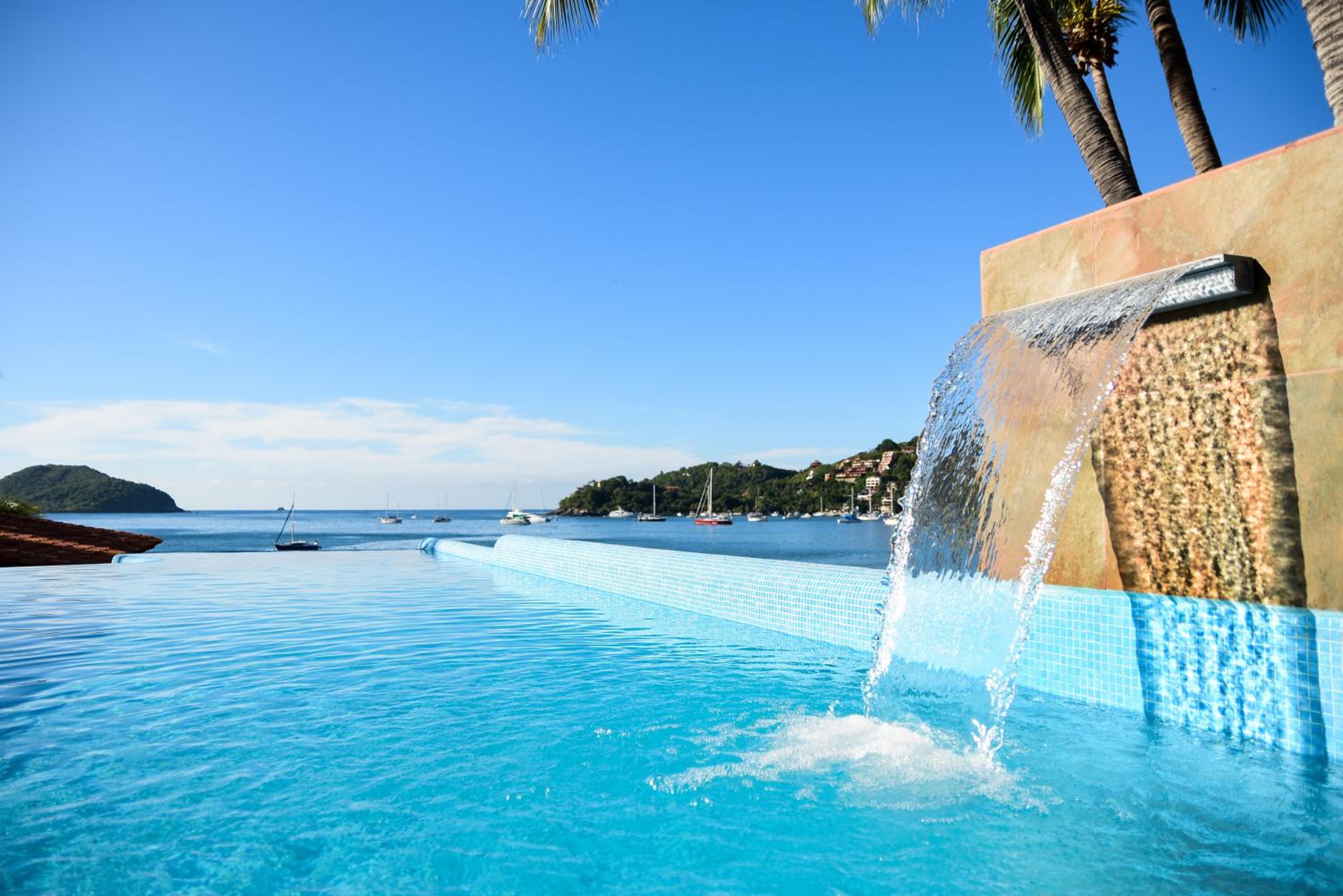 Ixtapa-Zihuatanejo Vacations - Arena Suites - Property Image 1