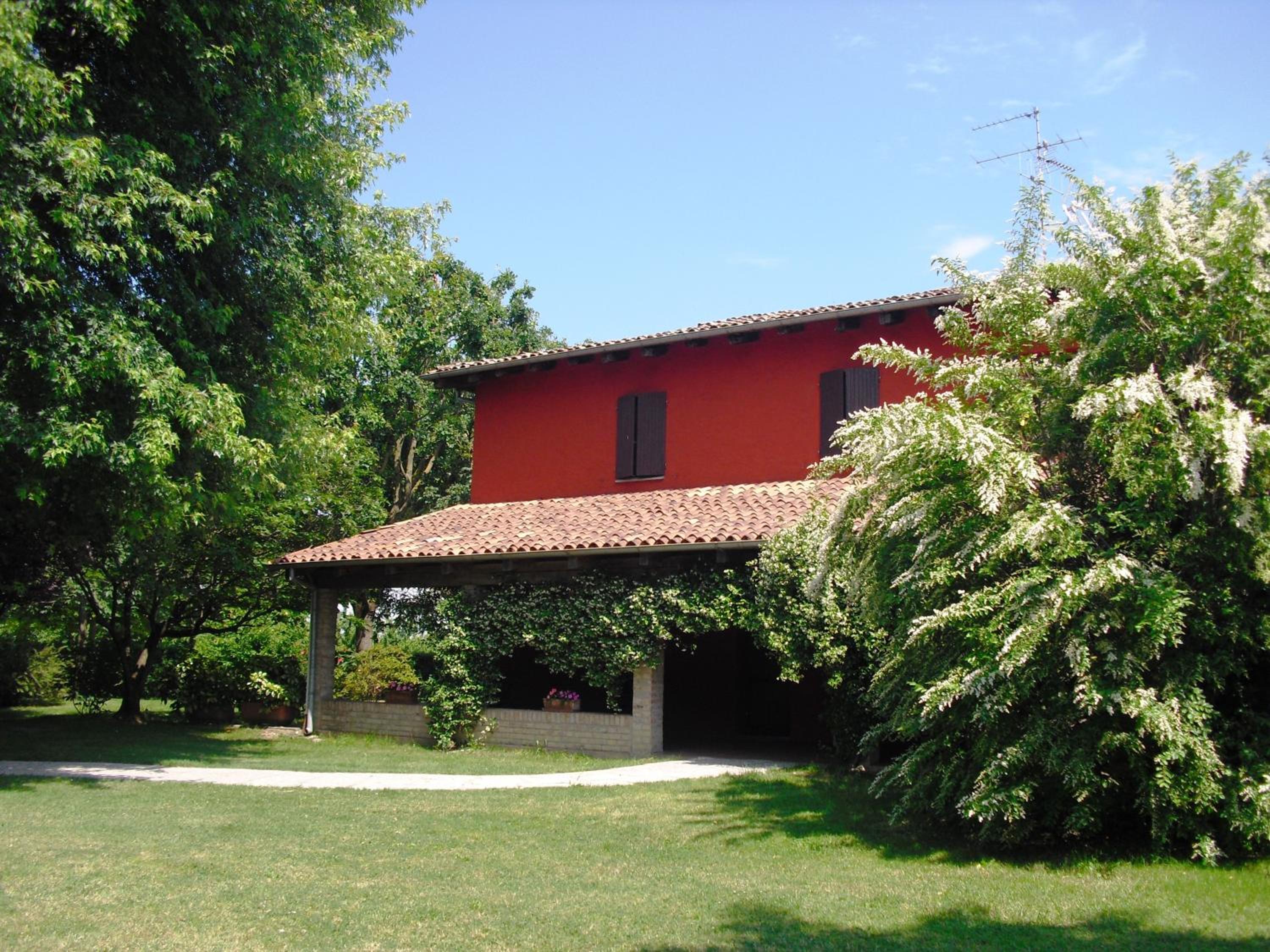 Agriturismo La Lupa
