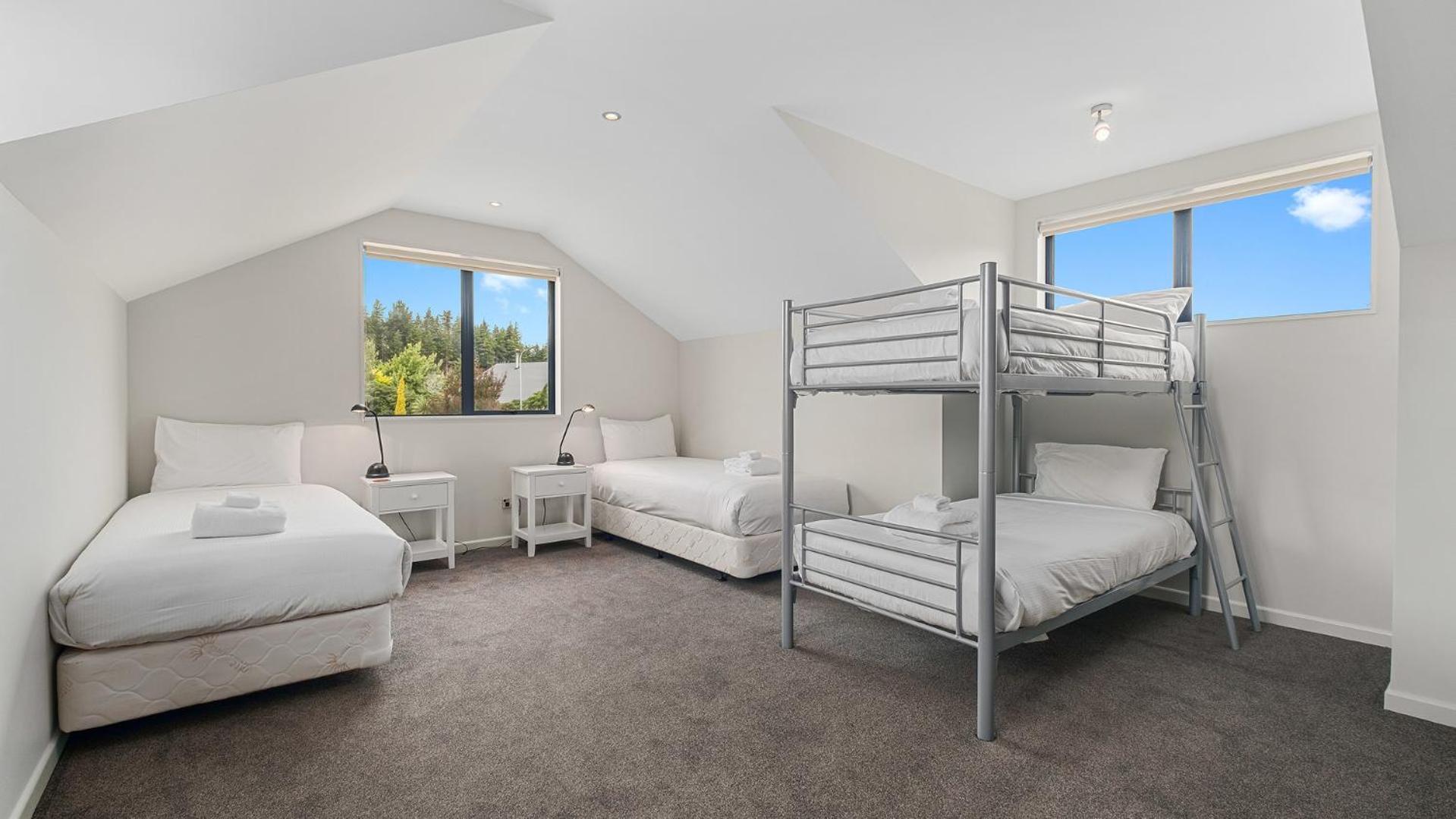 Stonyridge Lodge view 5