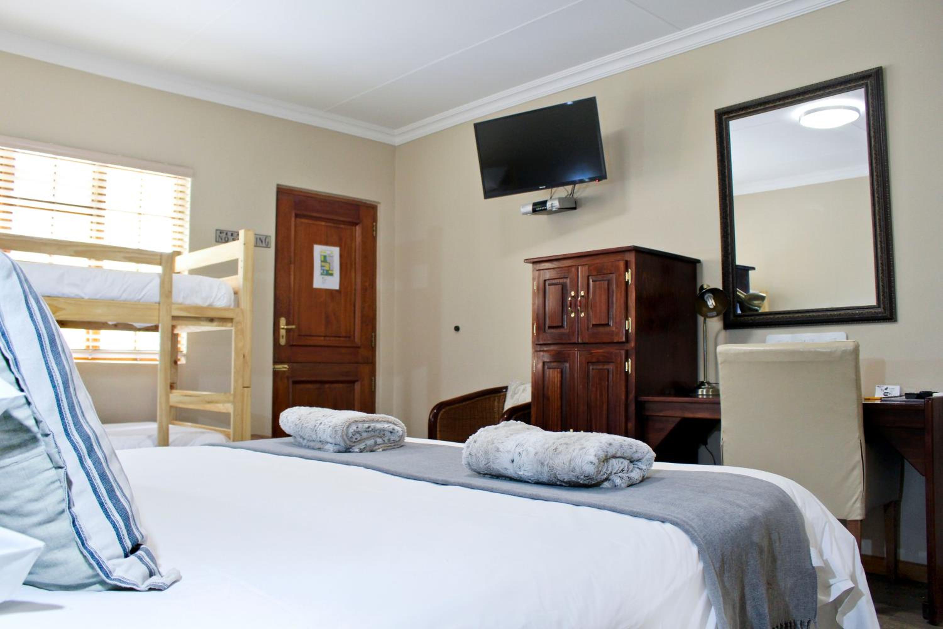 17 on Bird Guest House