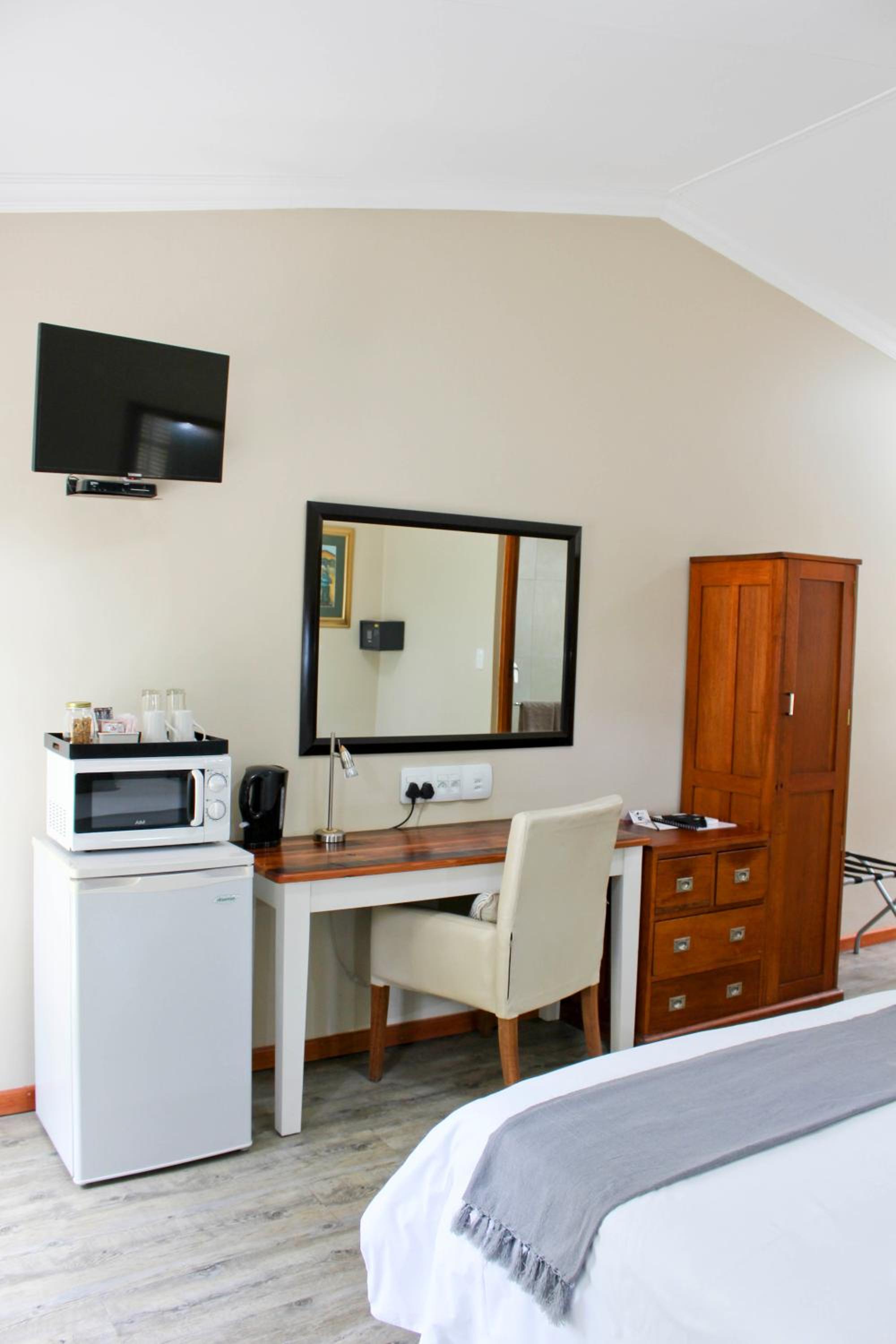 17 on Bird Guest House