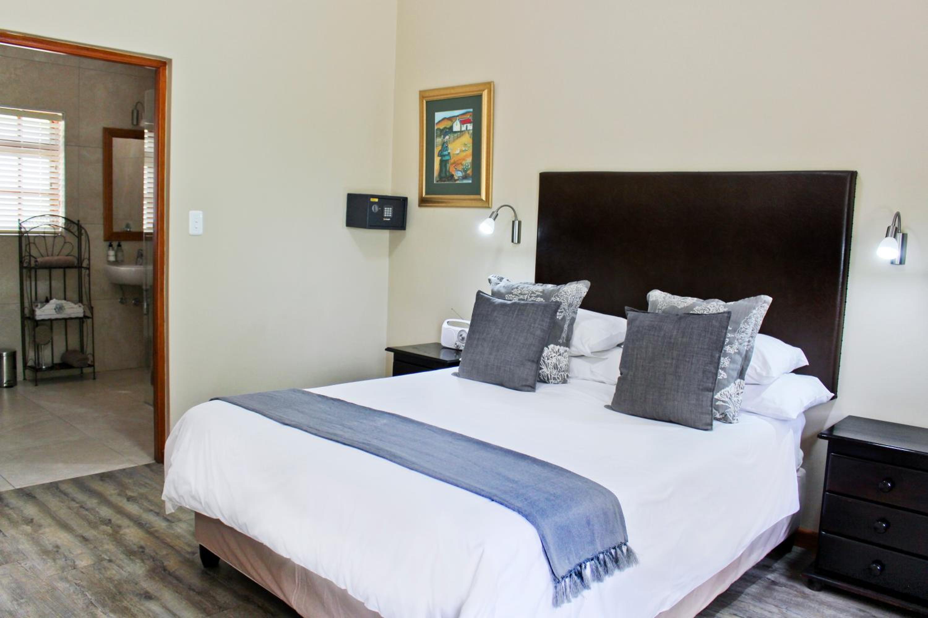 17 on Bird Guest House