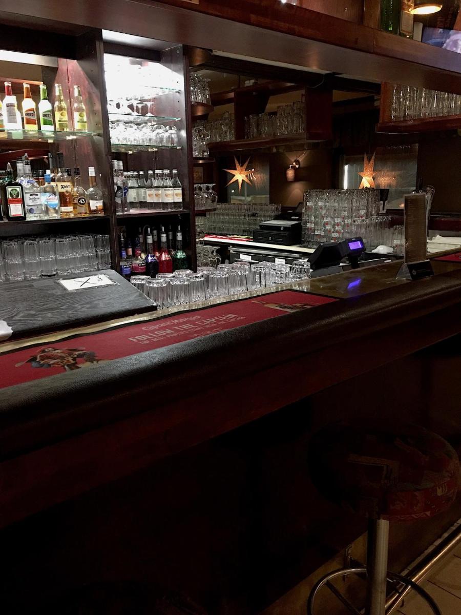 bar