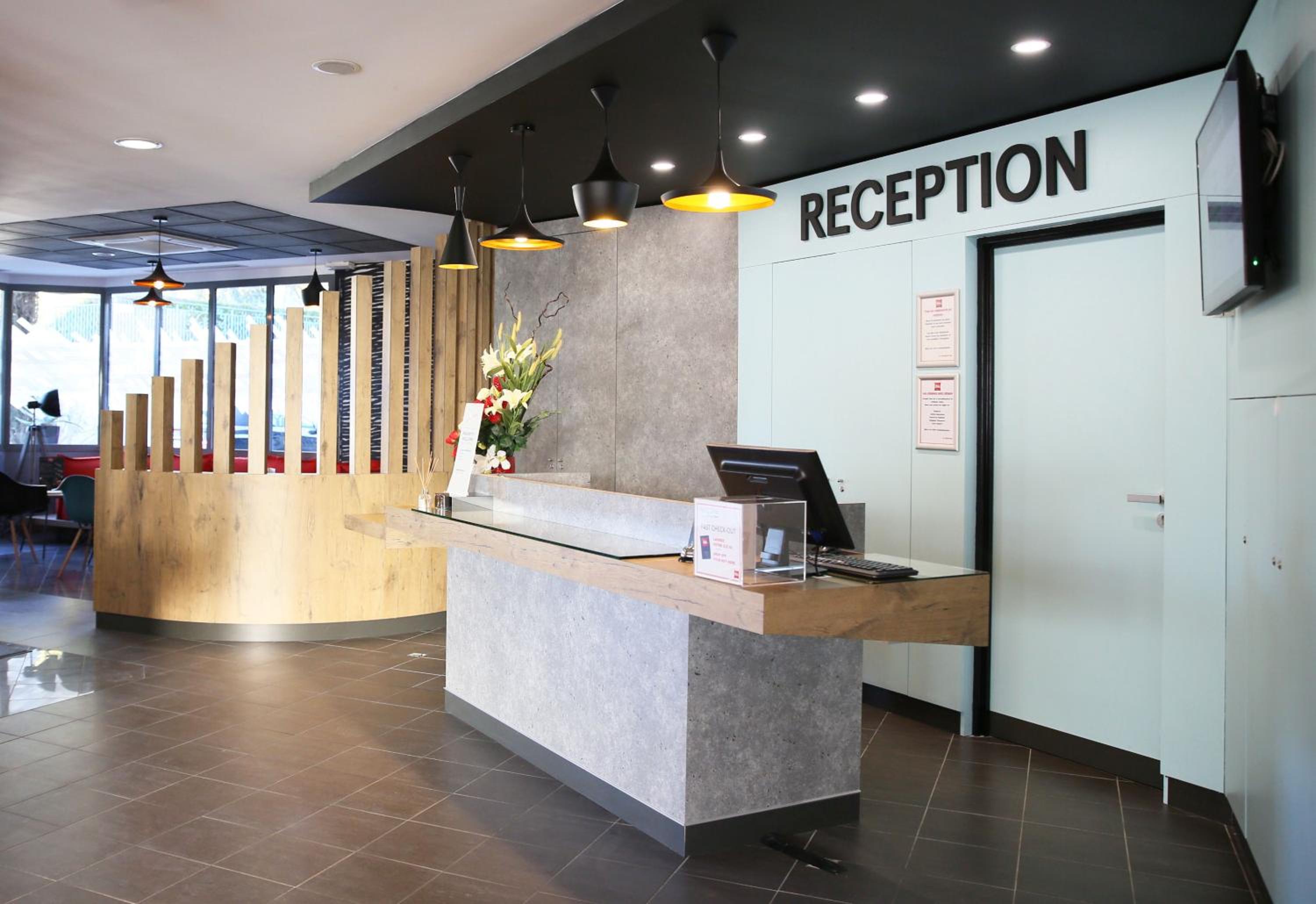 IBIS Cannes Mouans Sartoux Piscine parking gratuit
