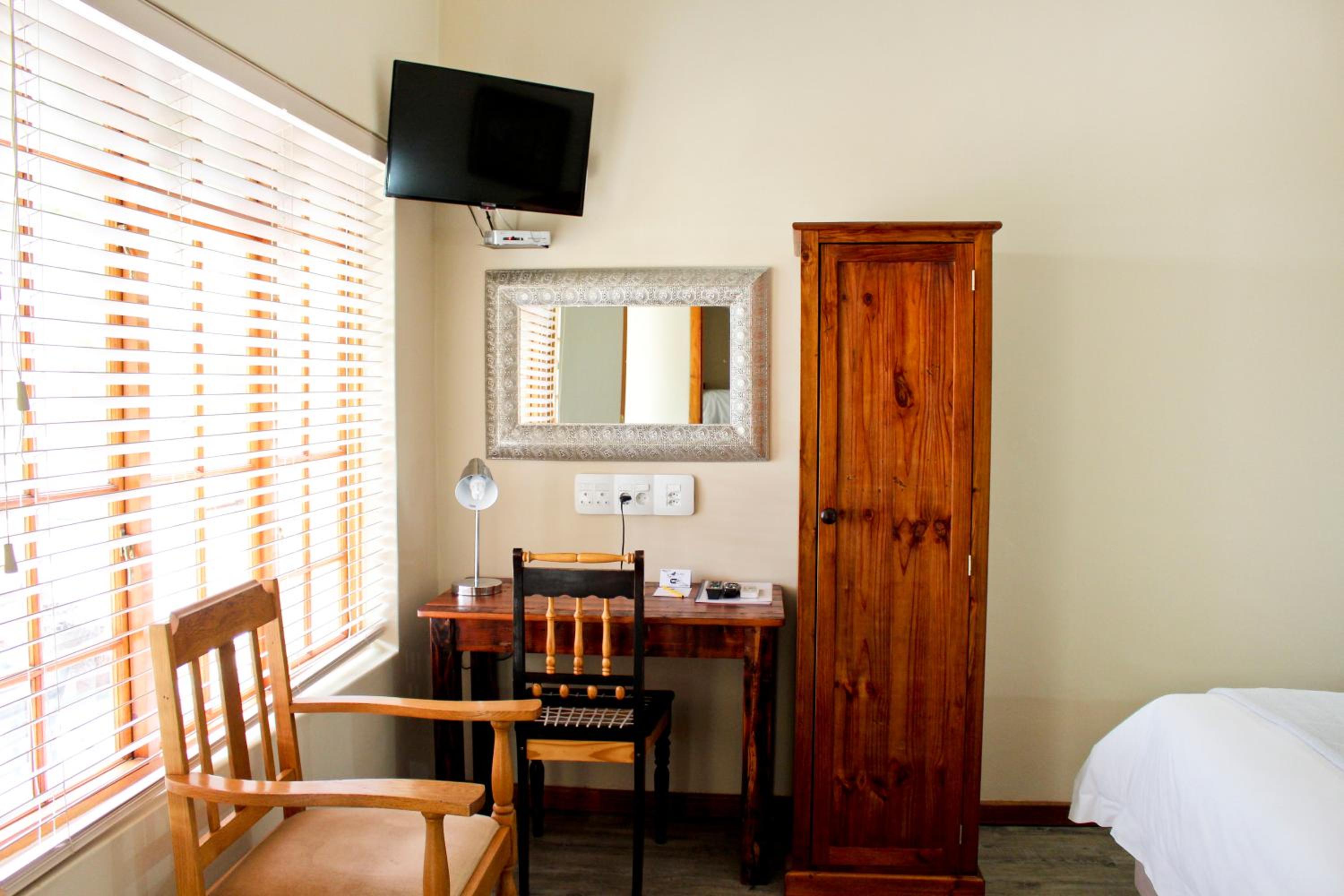 17 on Bird Guest House