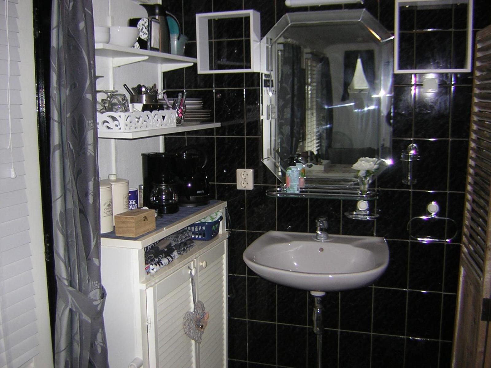 Prive tuinhuis B&B Elly view 4