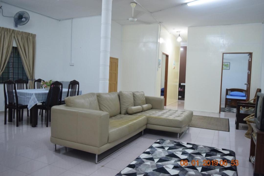 RILEK-RILEK HOMESTAY