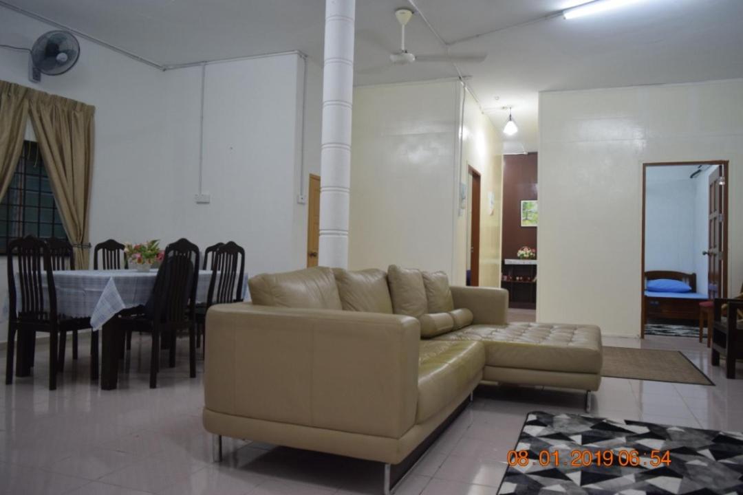 RILEK-RILEK HOMESTAY