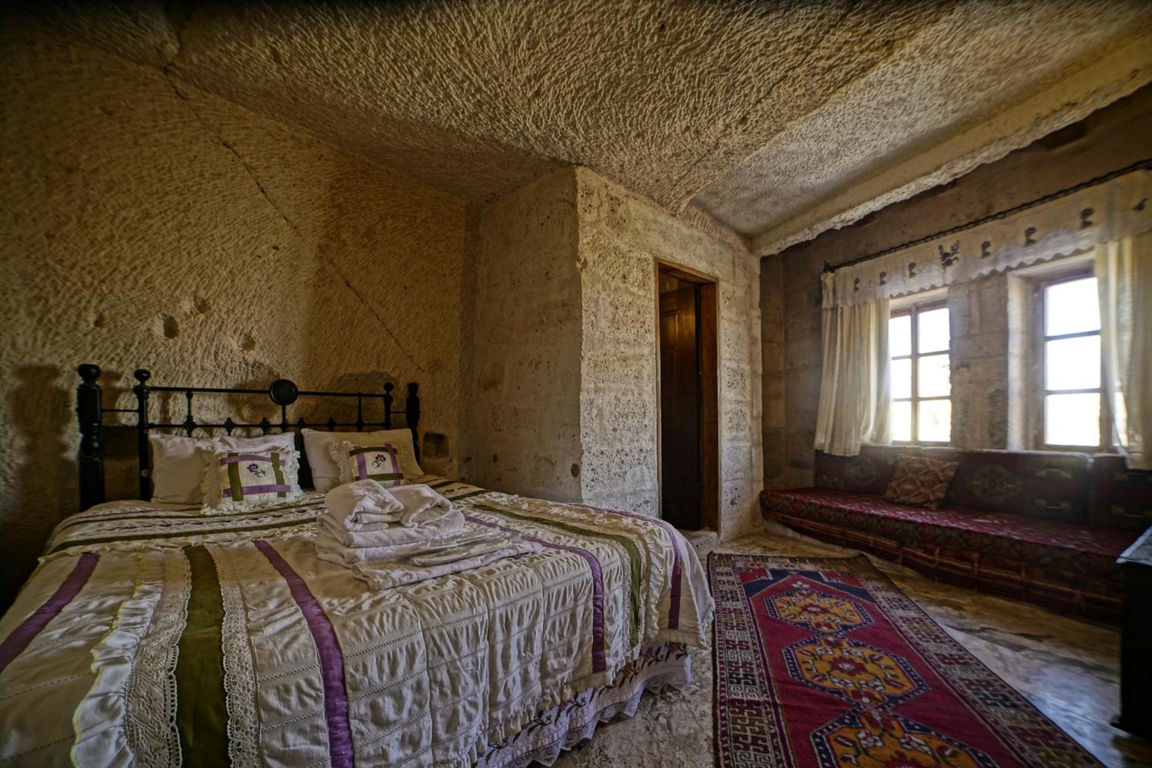 Village Cave House Hotel - Image 19