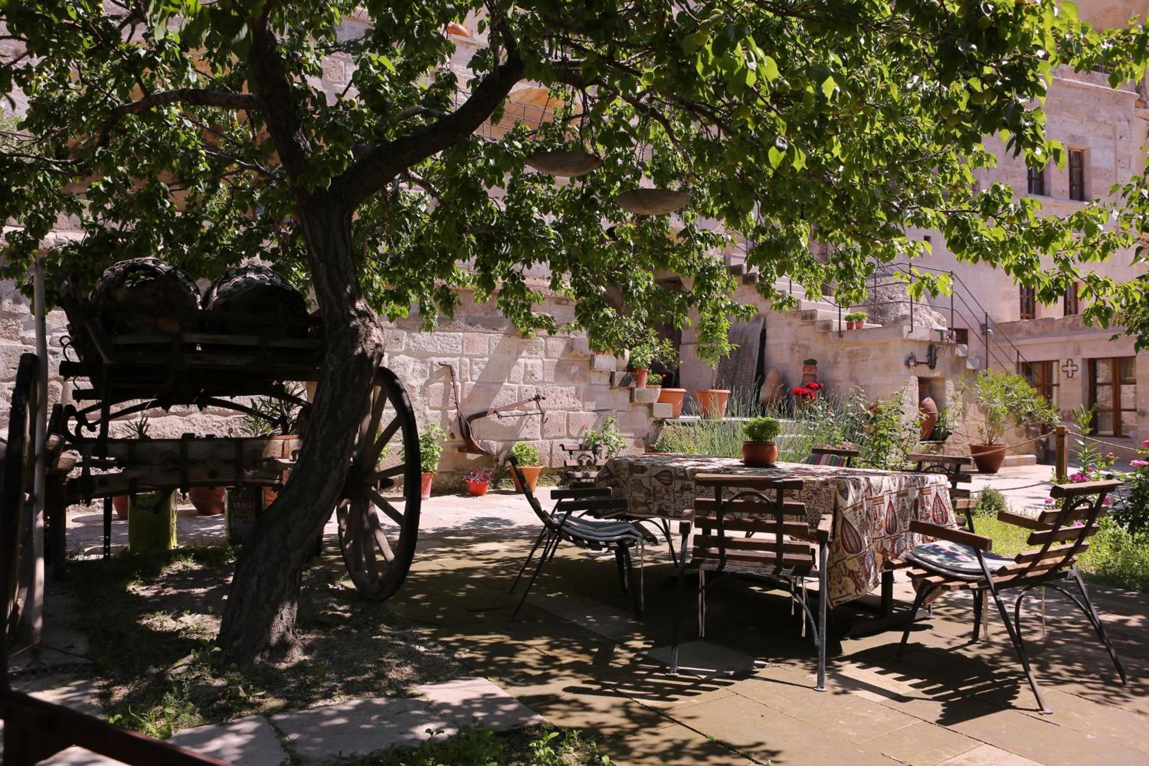 Village Cave House Hotel - Image 11