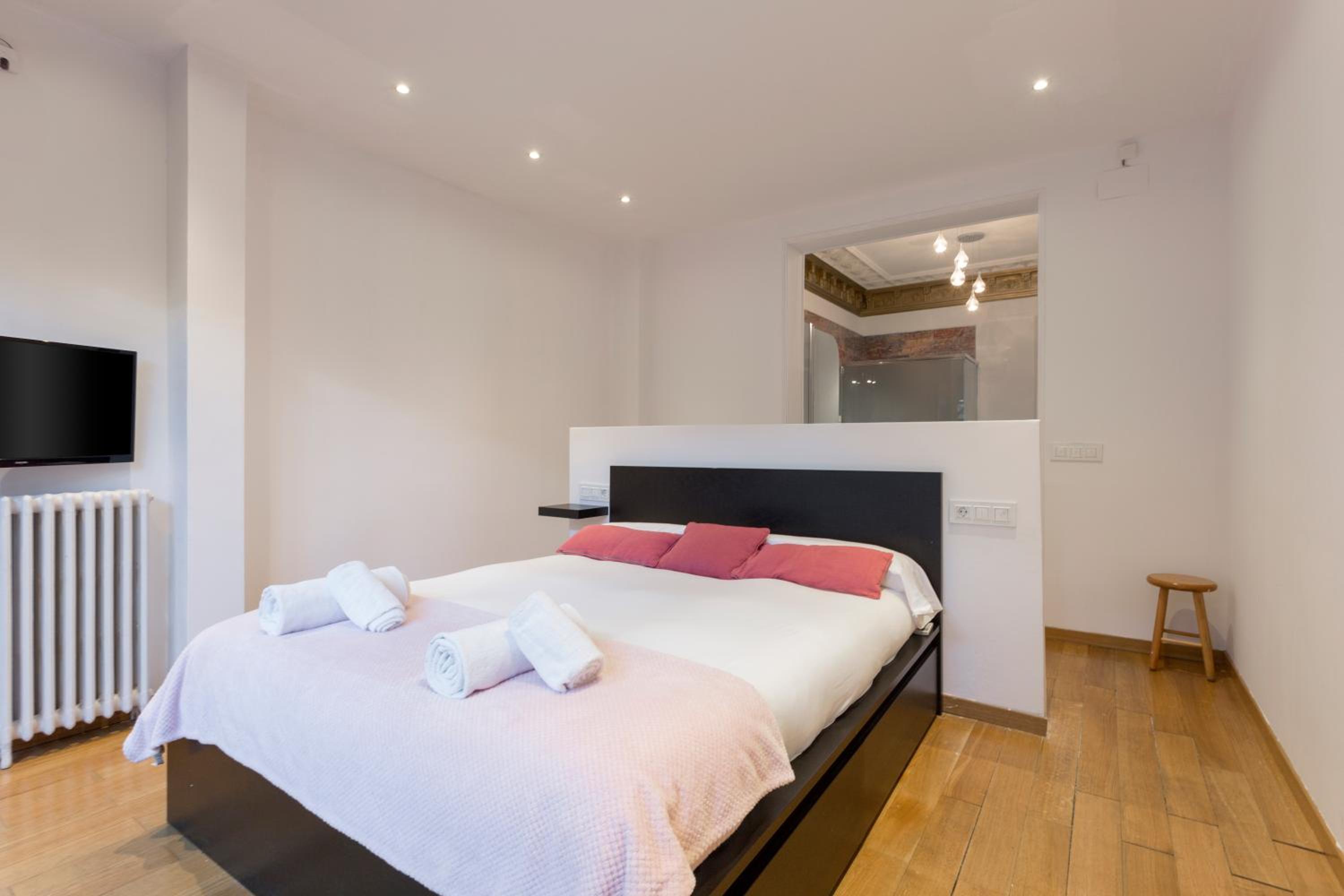 1229 - AWESOME CITY CENTER APARTMENT WITH TERRACE
