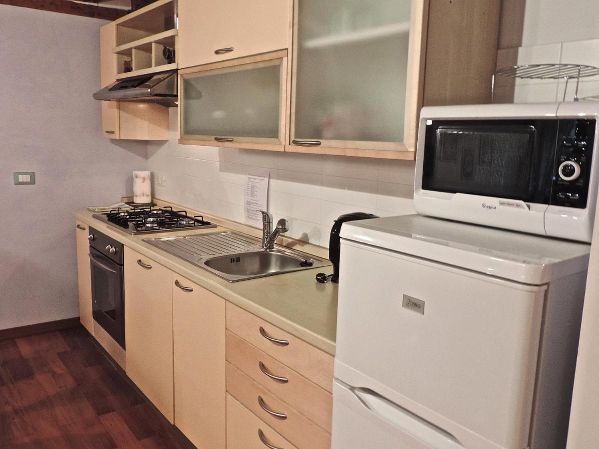 Sant'Aponal Apartment - WI FI photo 4