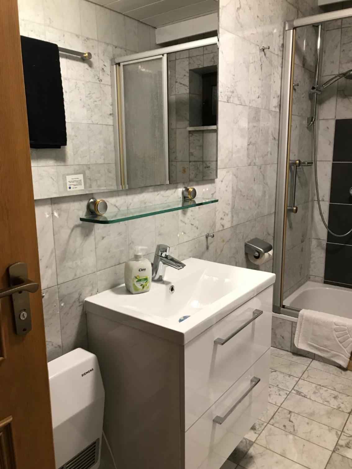 Rodenbach TLF en Rodenbach — bathroom
