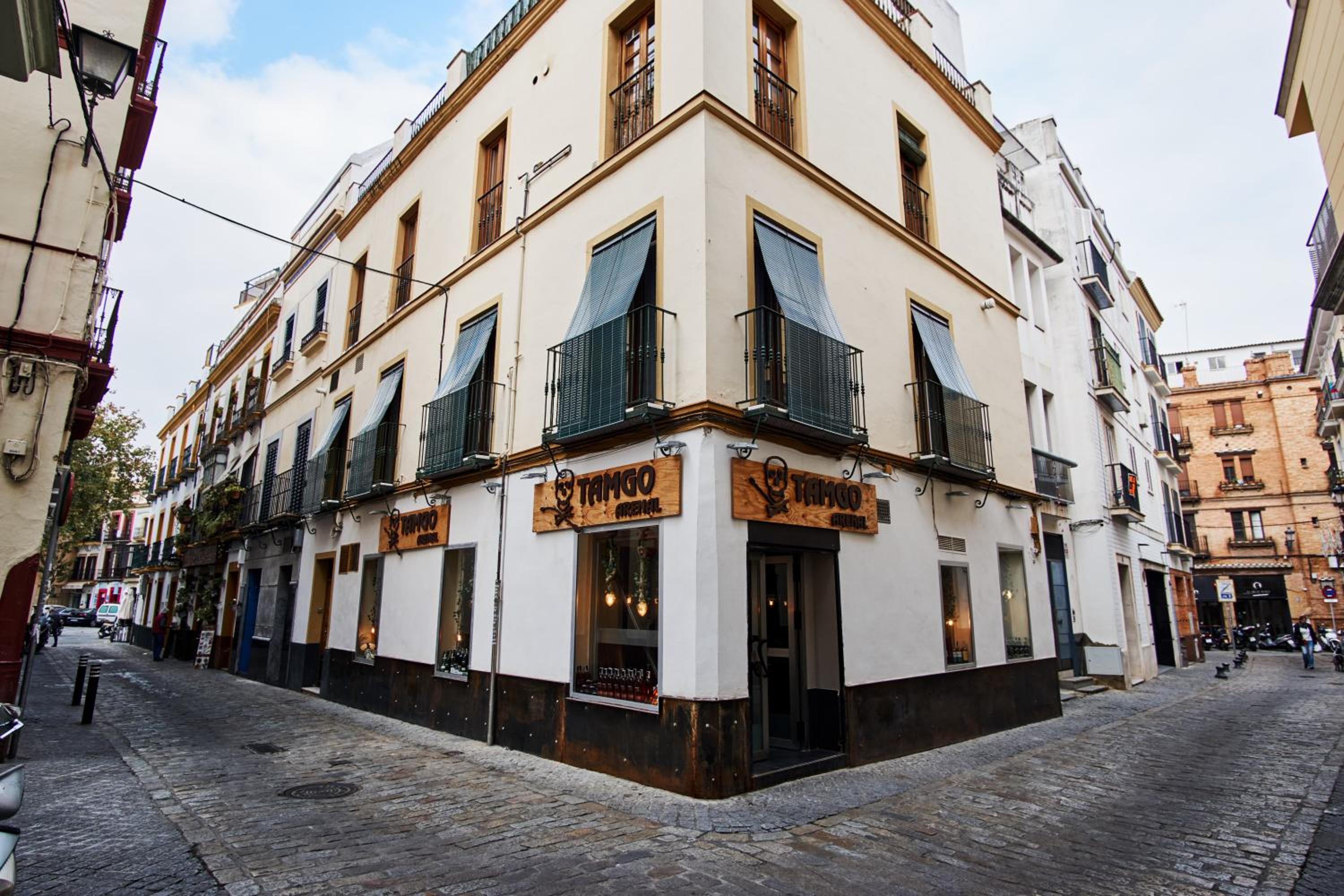 Arenal Carreteria Deluxe Suites by Valcambre view 5